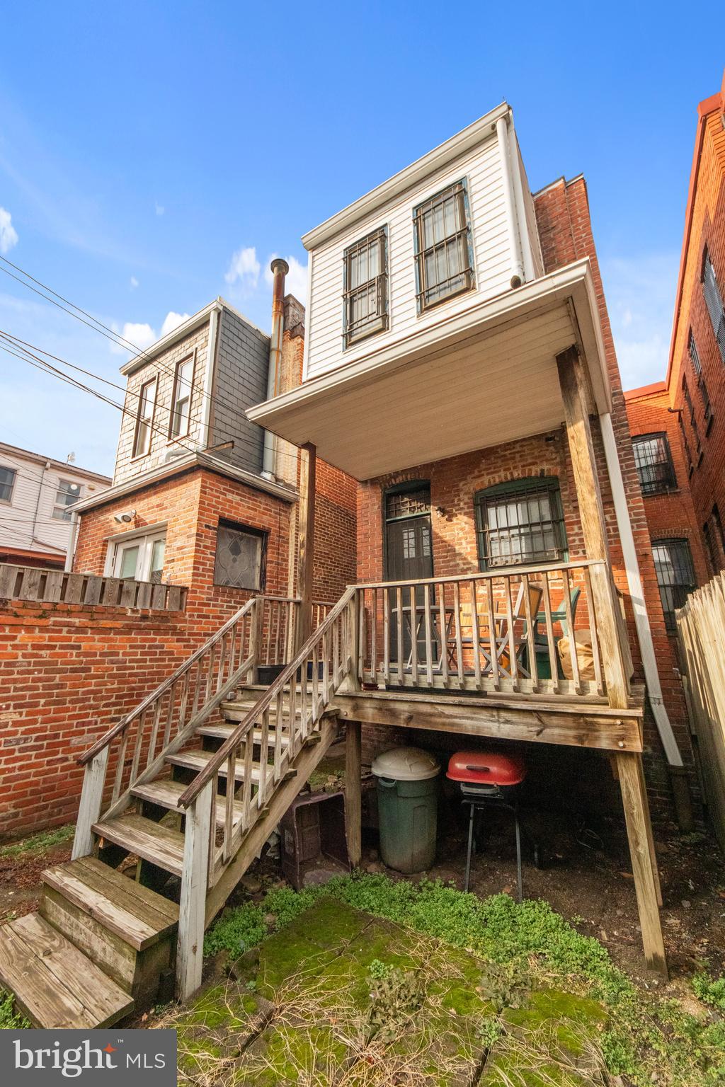 1011 INDEPENDENCE AVENUE SE