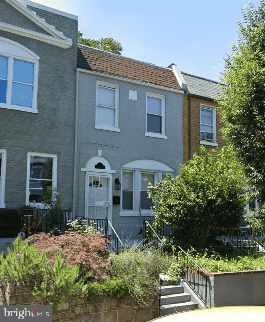 130 16TH STREET NE