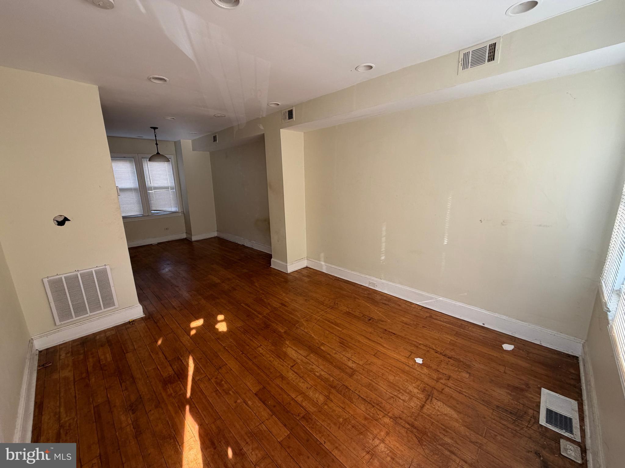 130 16TH STREET NE