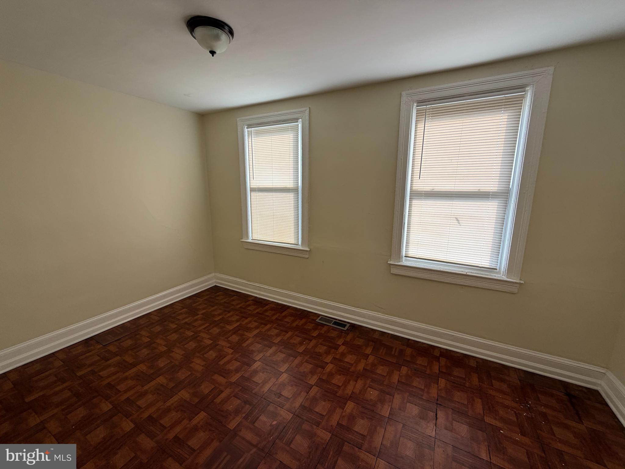 130 16TH STREET NE