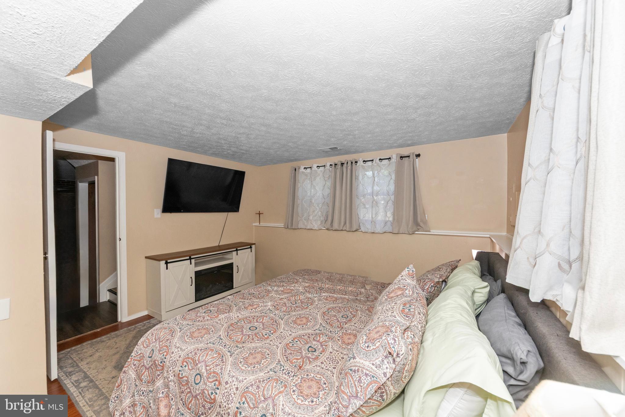 1603 DOGWOOD DRIVE