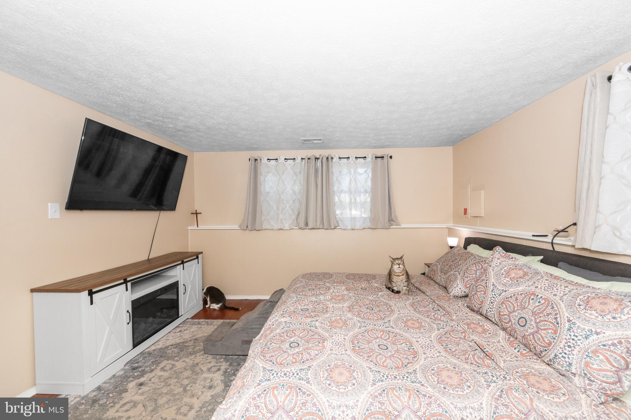 1603 DOGWOOD DRIVE