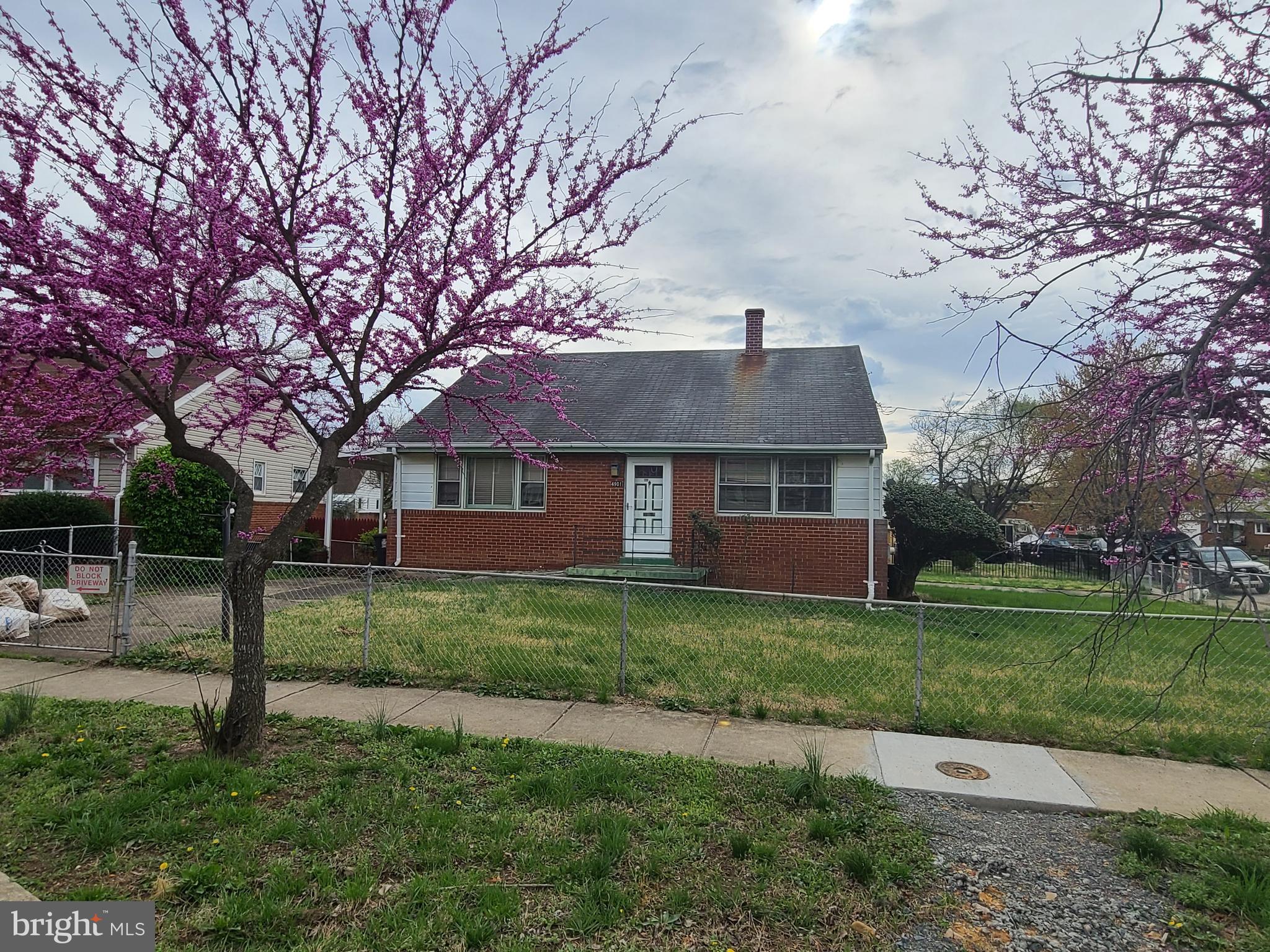 4901 MAURY PLACE