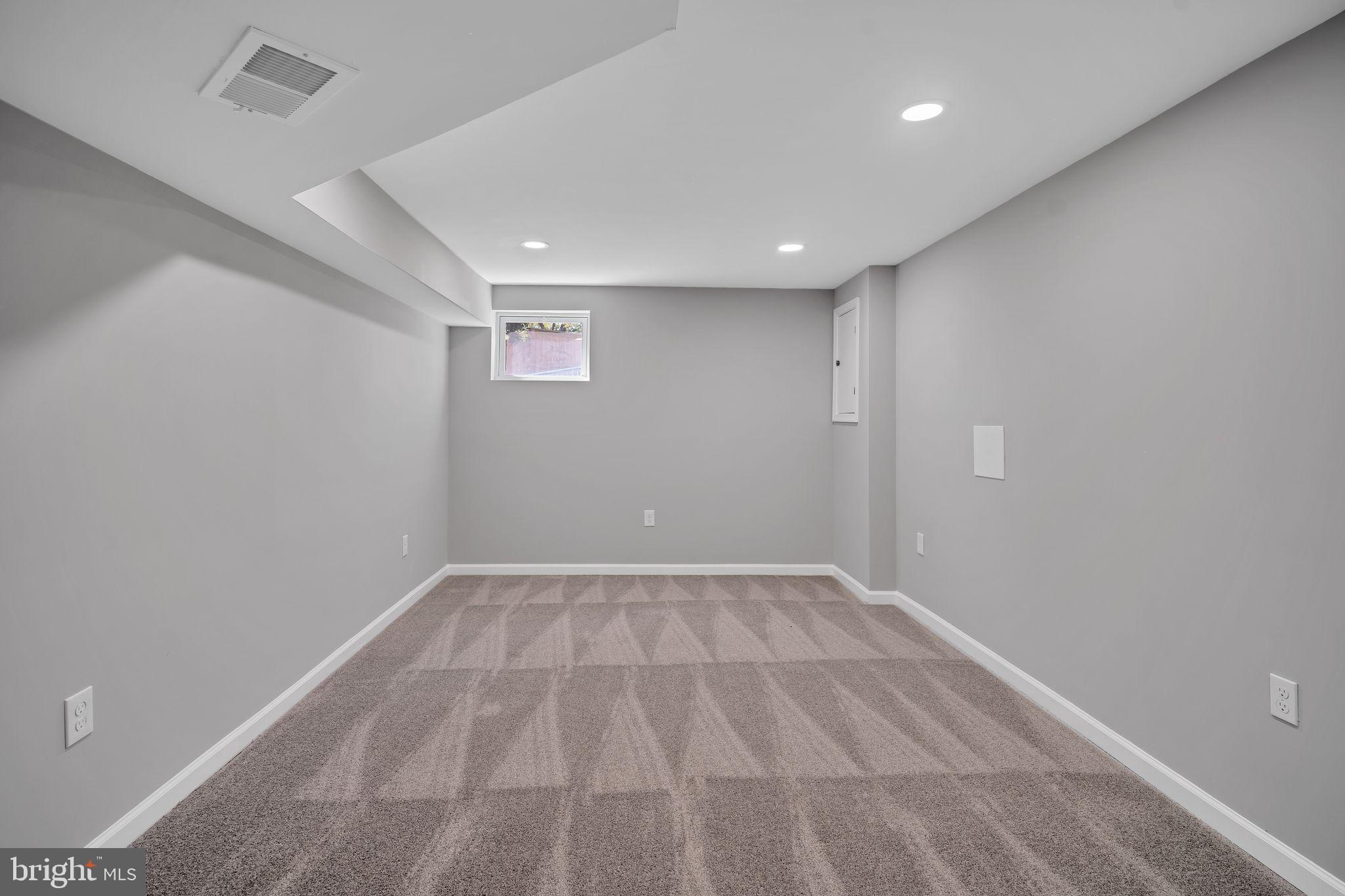 512 WINSLOW ROAD