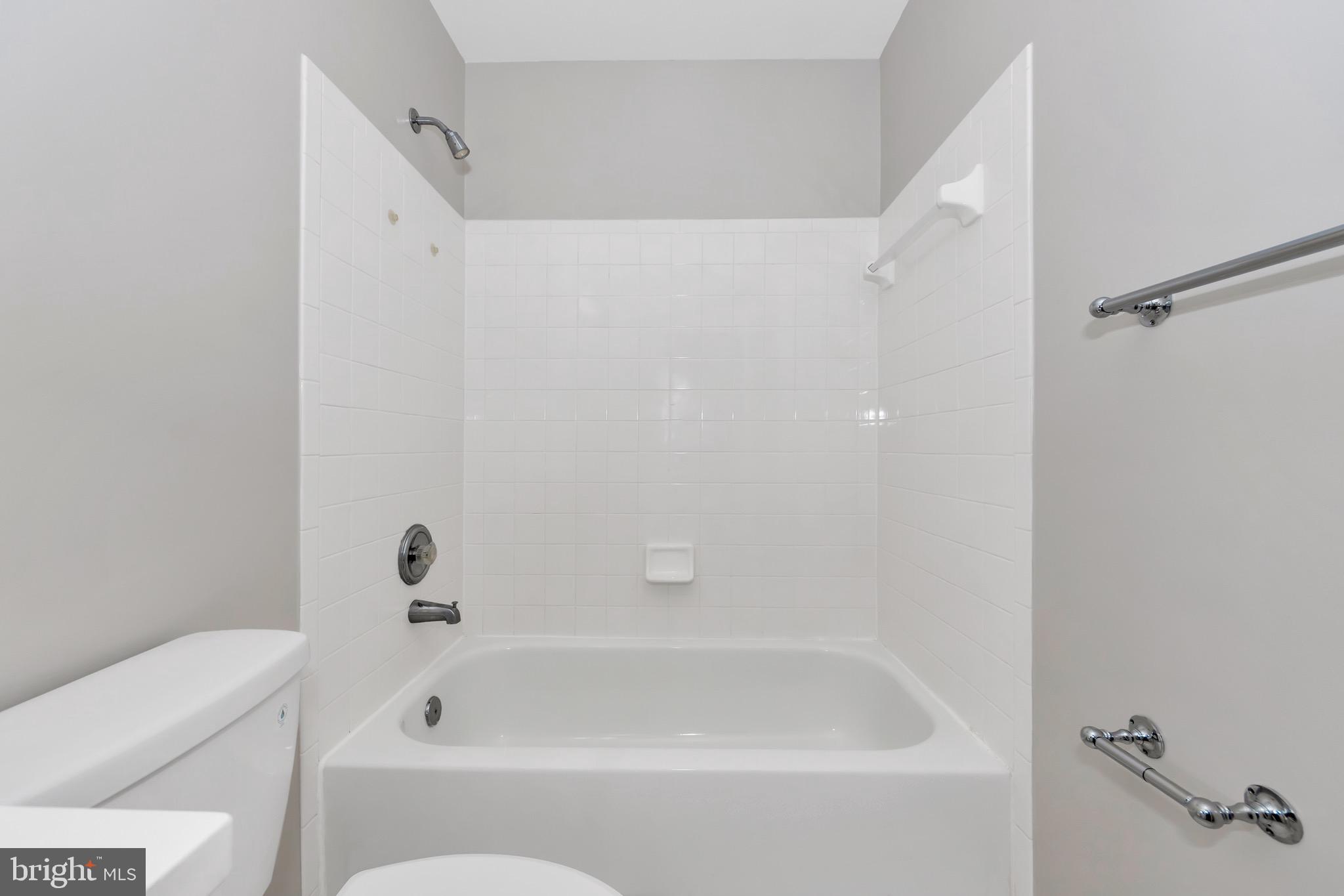 6323 FRANCONIA COMMONS DRIVE