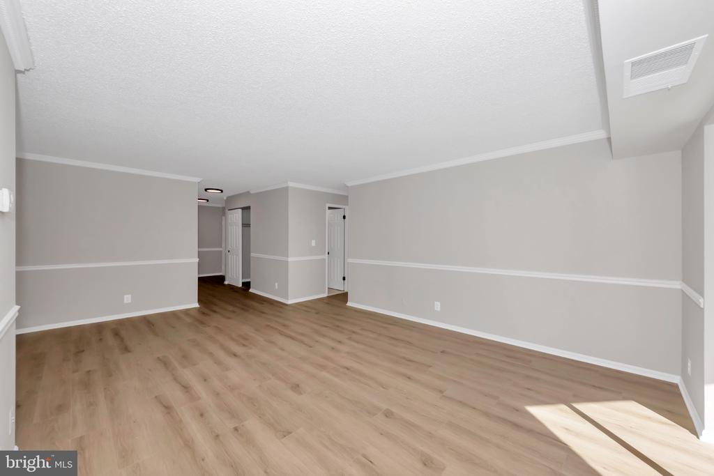 5904 MOUNT EAGLE DRIVE 210