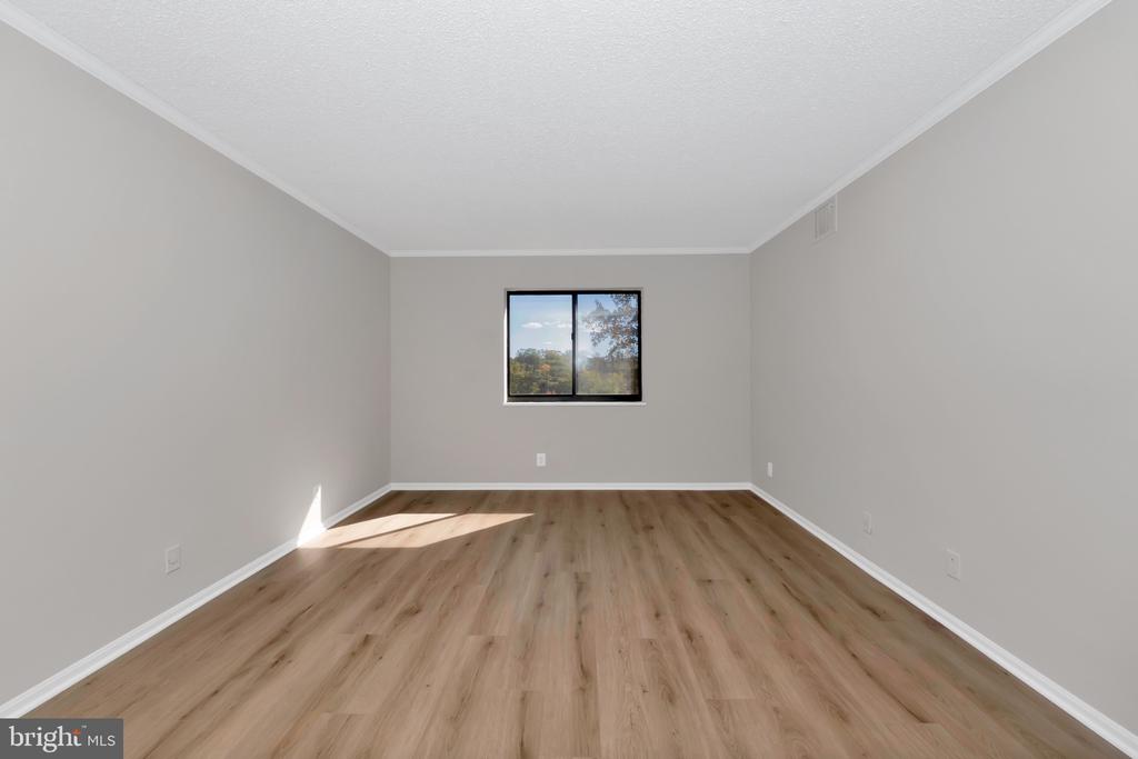 5904 MOUNT EAGLE DRIVE 210