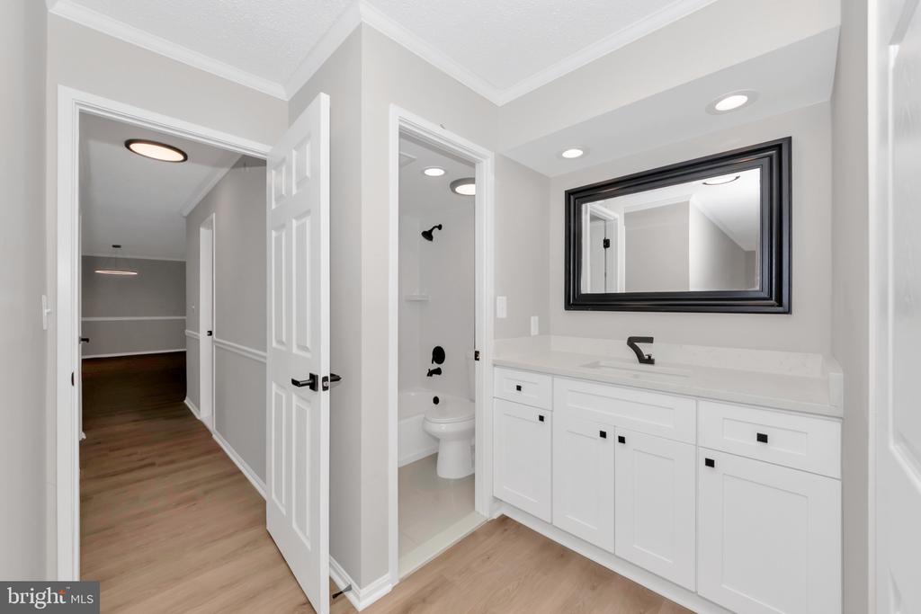 5904 MOUNT EAGLE DRIVE 210