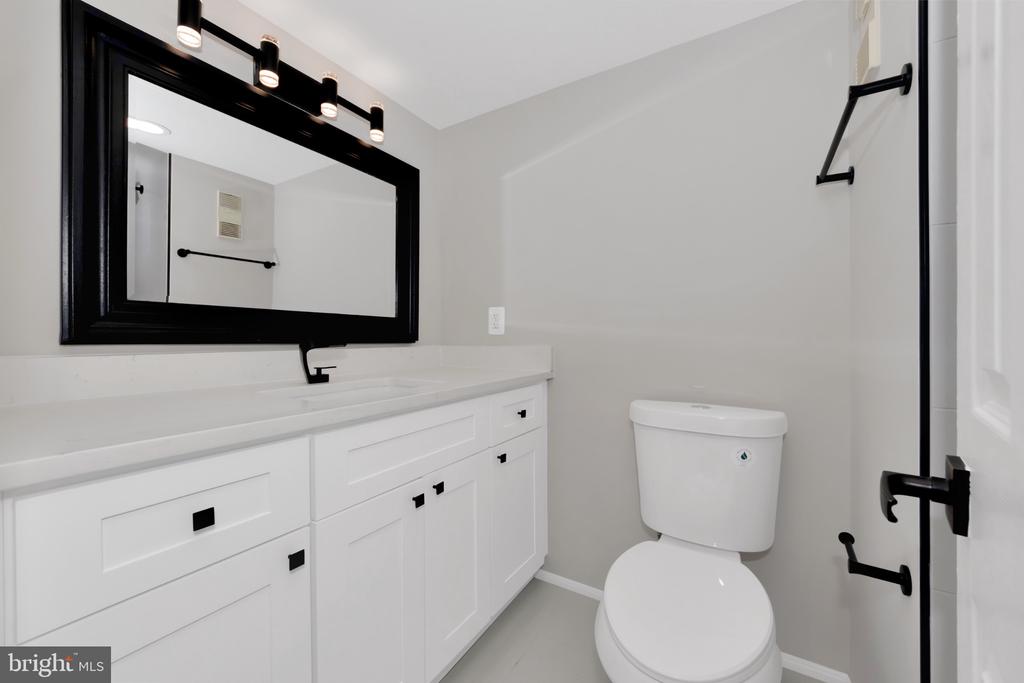 5904 MOUNT EAGLE DRIVE 210