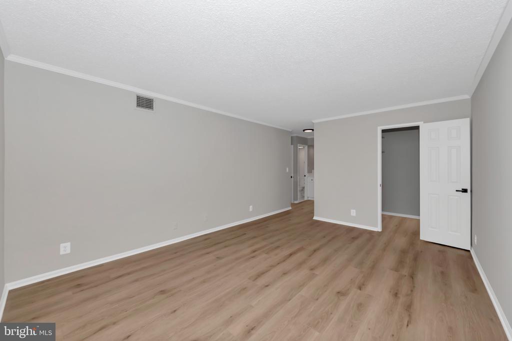 5904 MOUNT EAGLE DRIVE 210