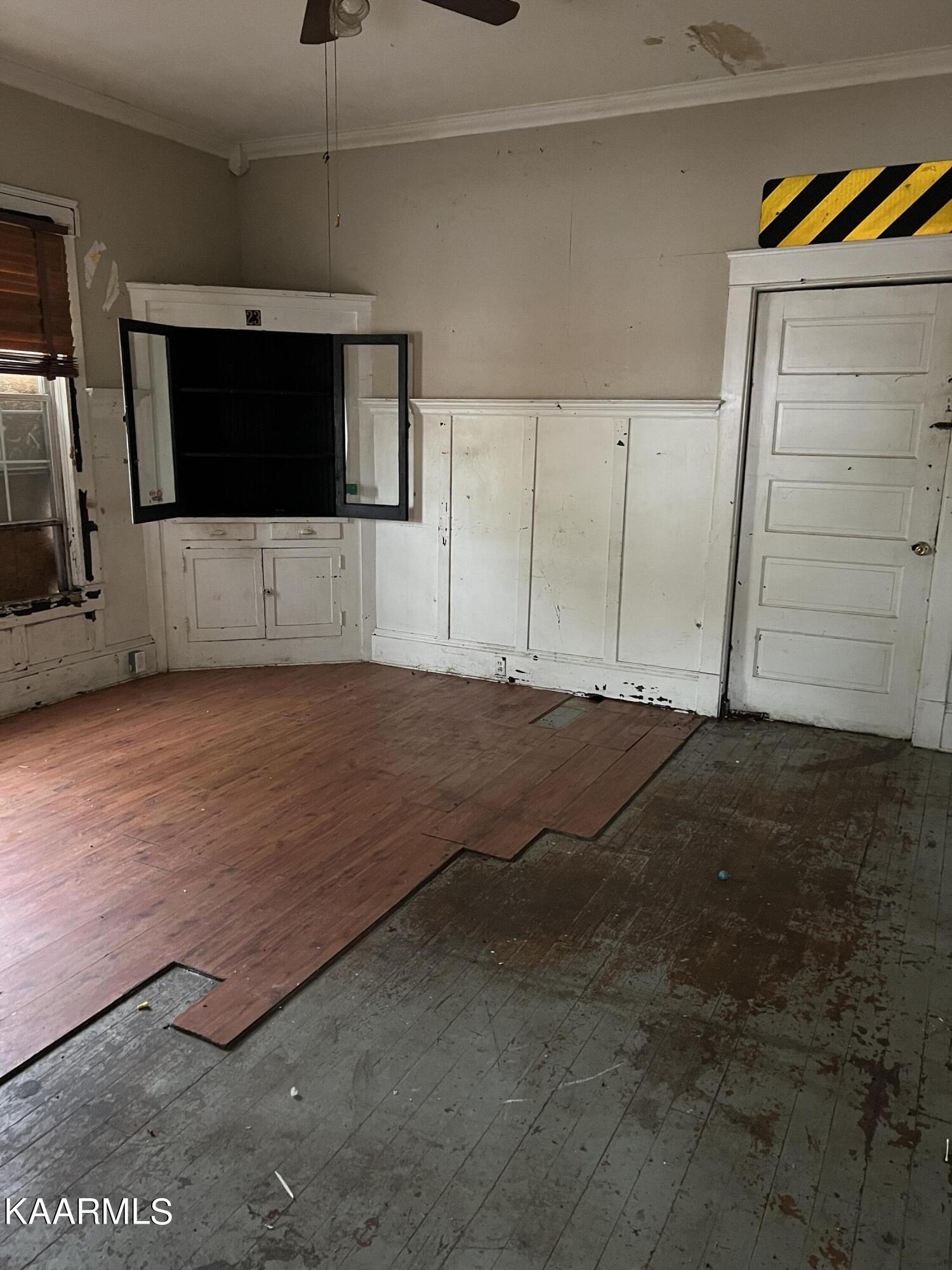 607 S Indiana Ave, LaFollette