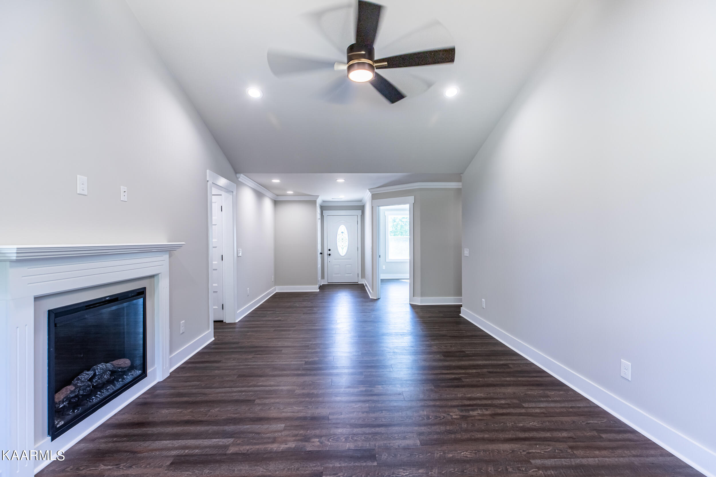 121 West Drive, LaFollette