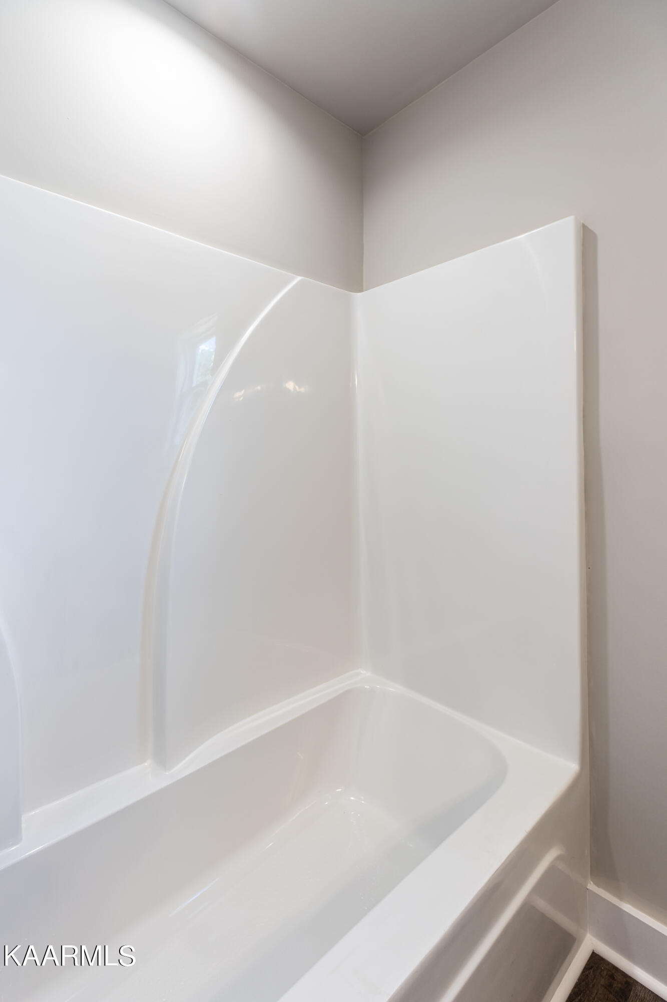 121 West Drive, LaFollette