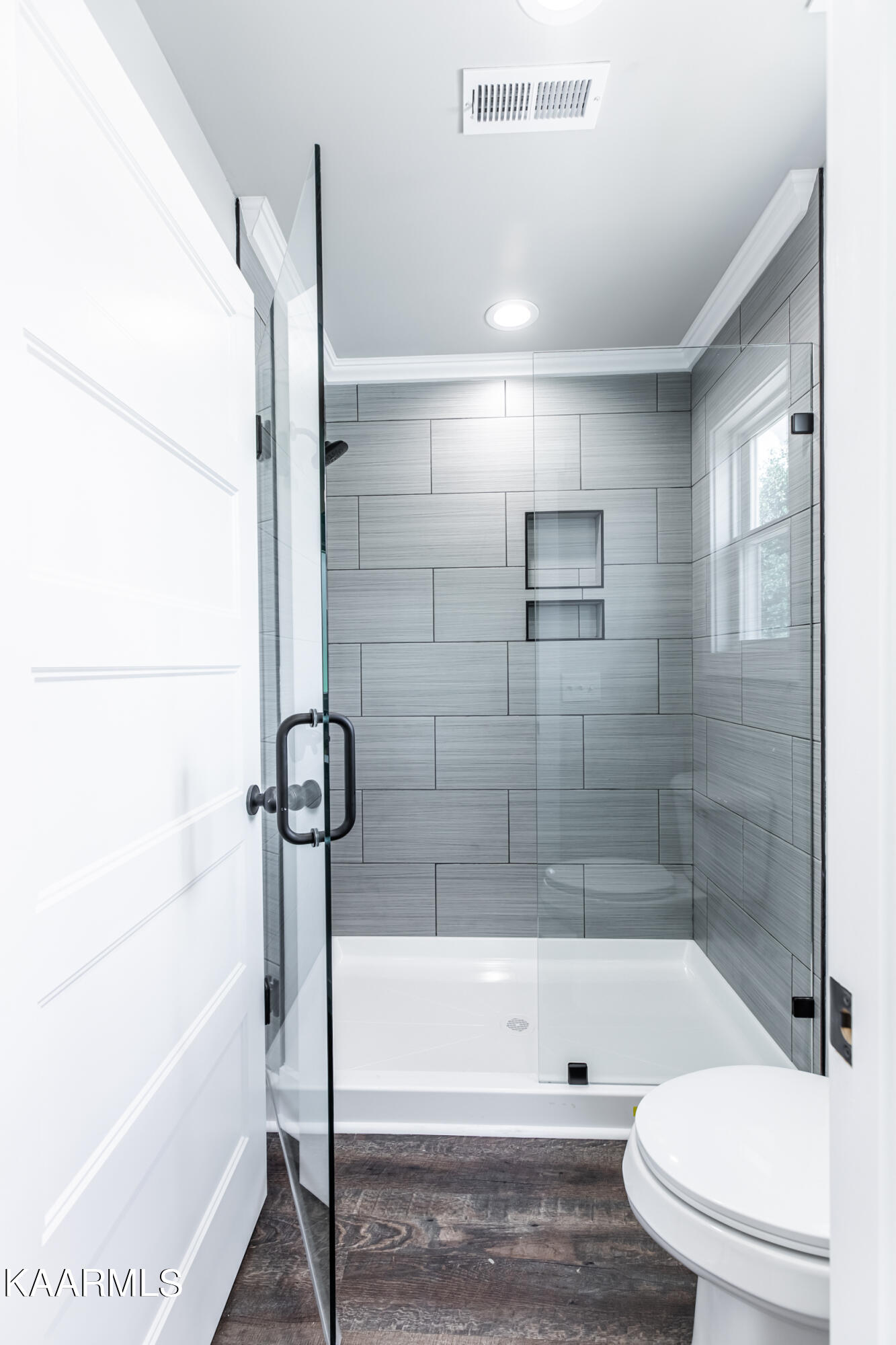 121 West Drive, LaFollette