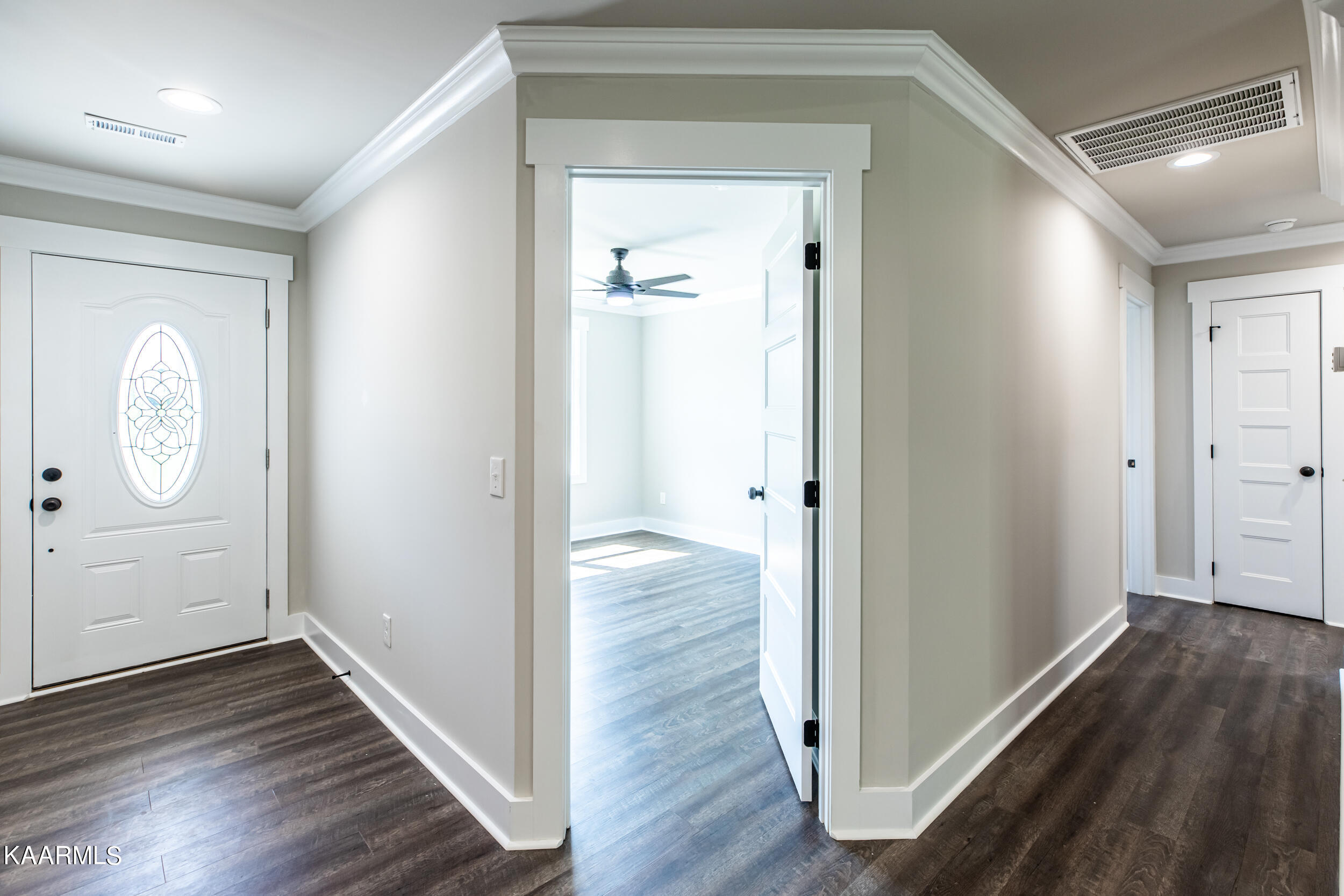 121 West Drive, LaFollette