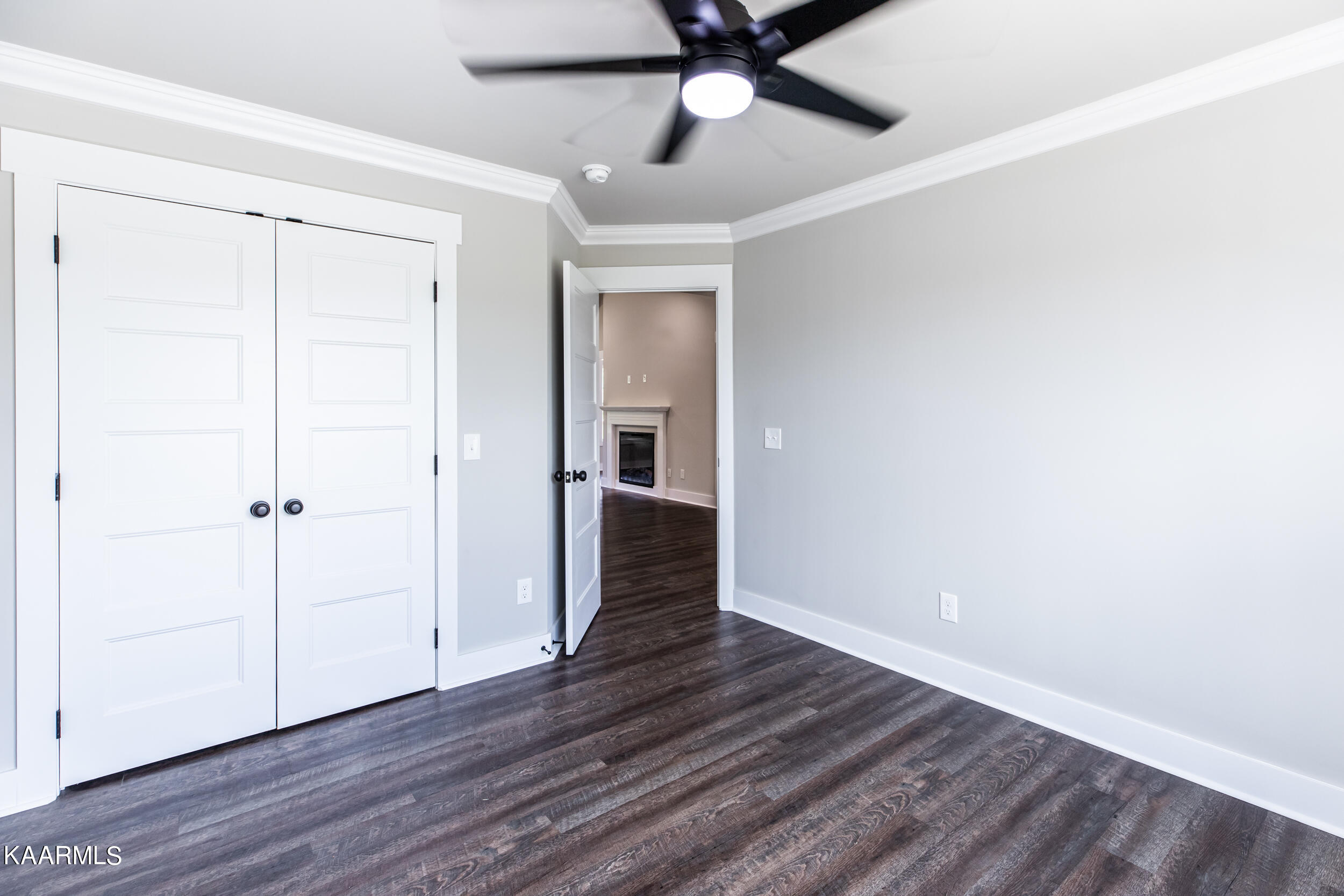 121 West Drive, LaFollette