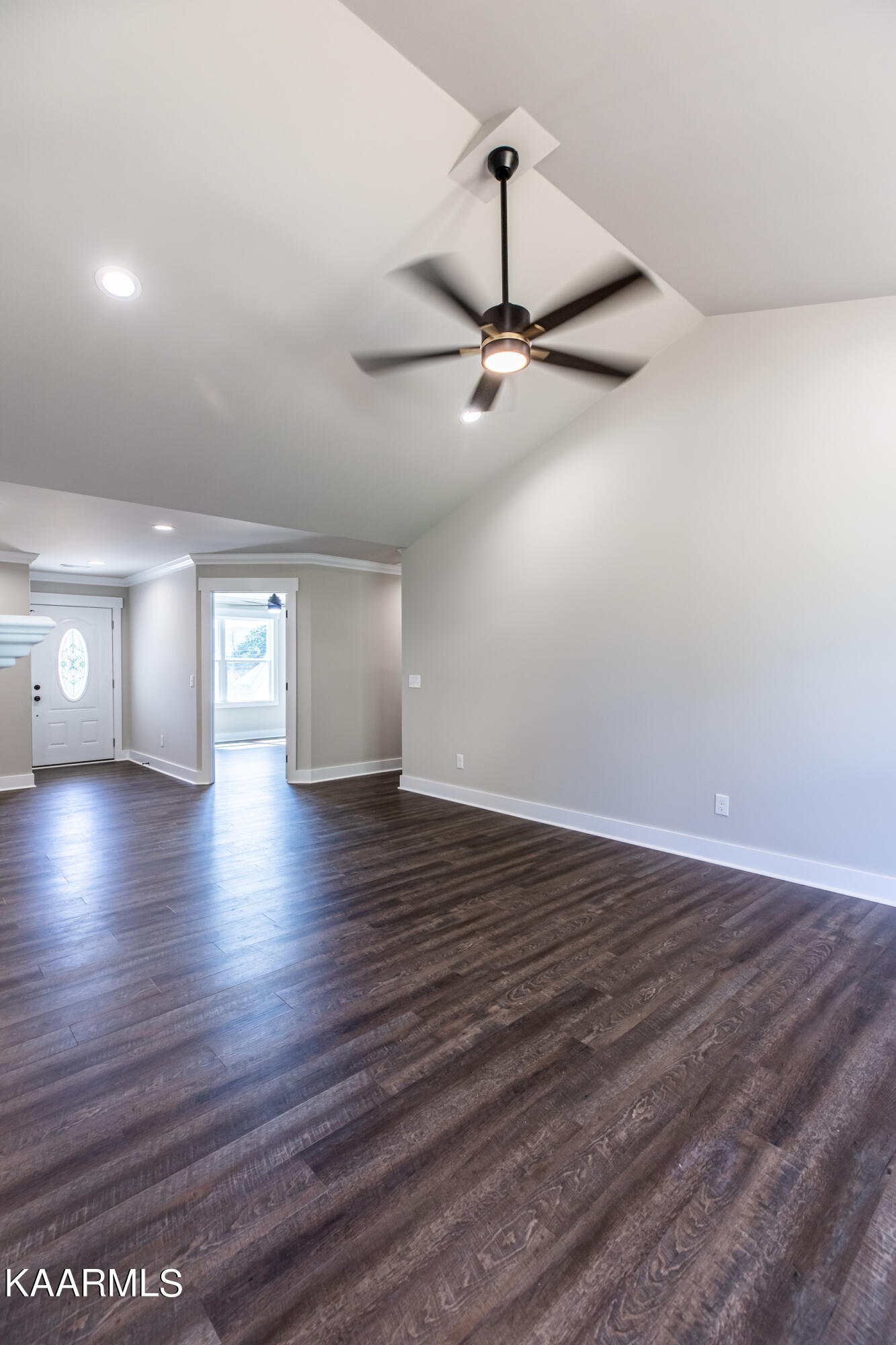 121 West Drive, LaFollette