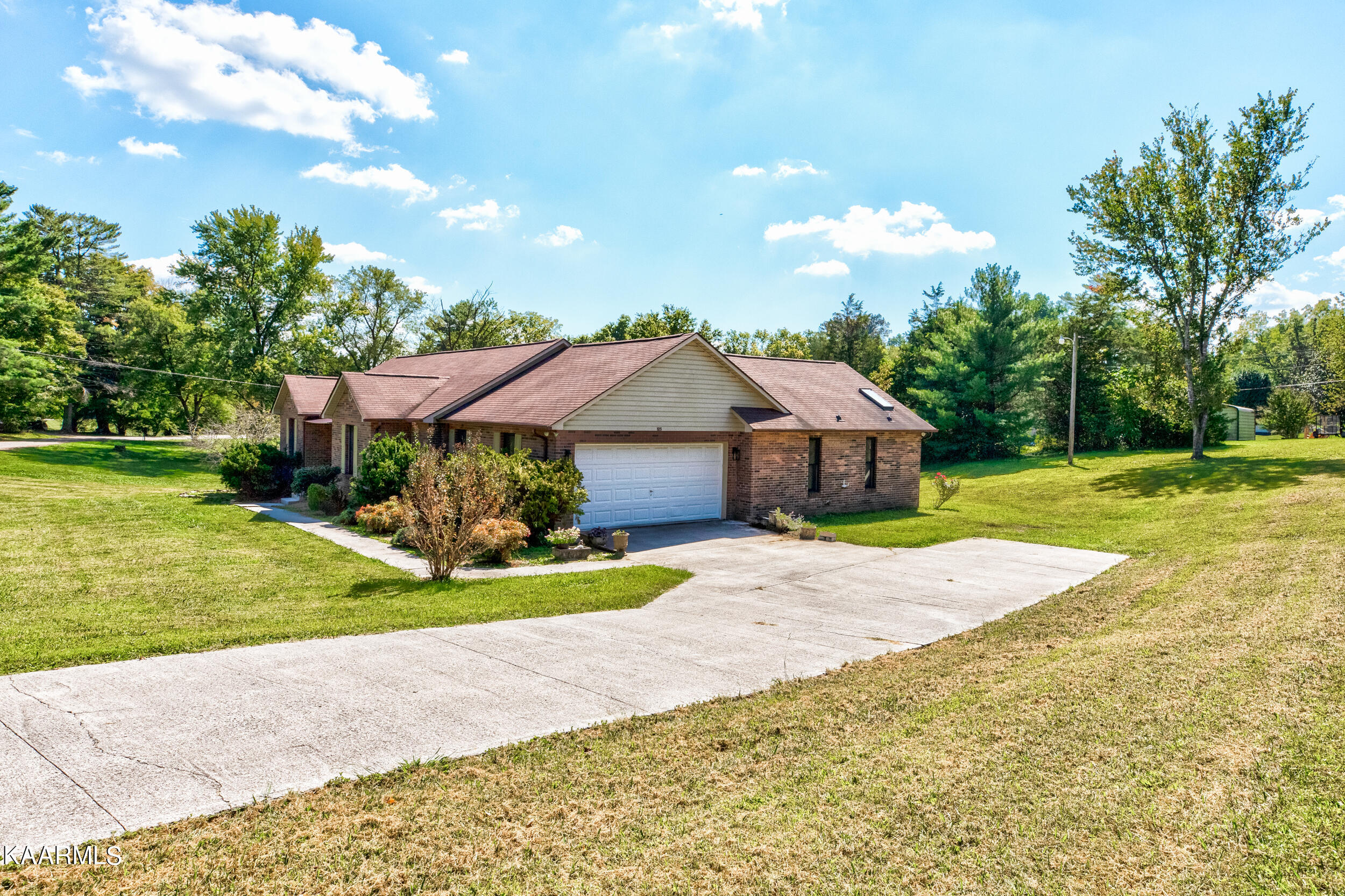 125 Foothills Circle, LaFollette