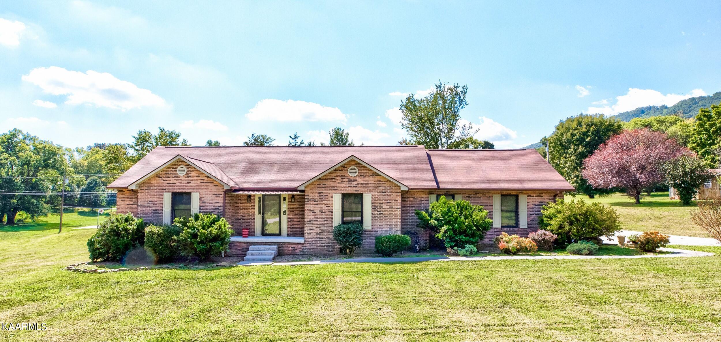 125 Foothills Circle, LaFollette