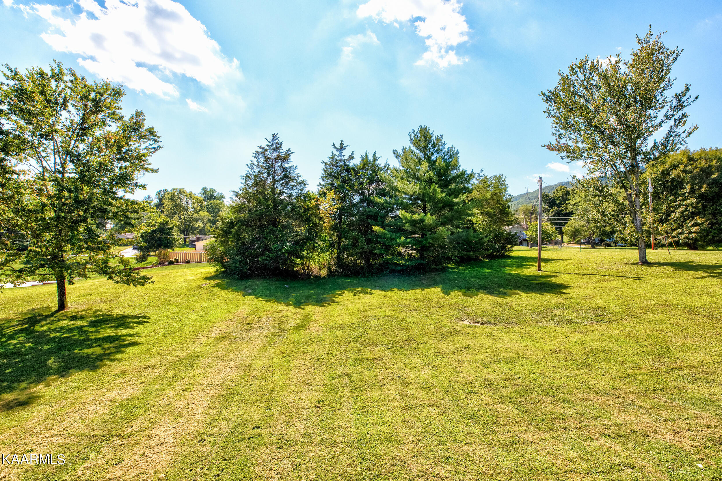 125 Foothills Circle, LaFollette