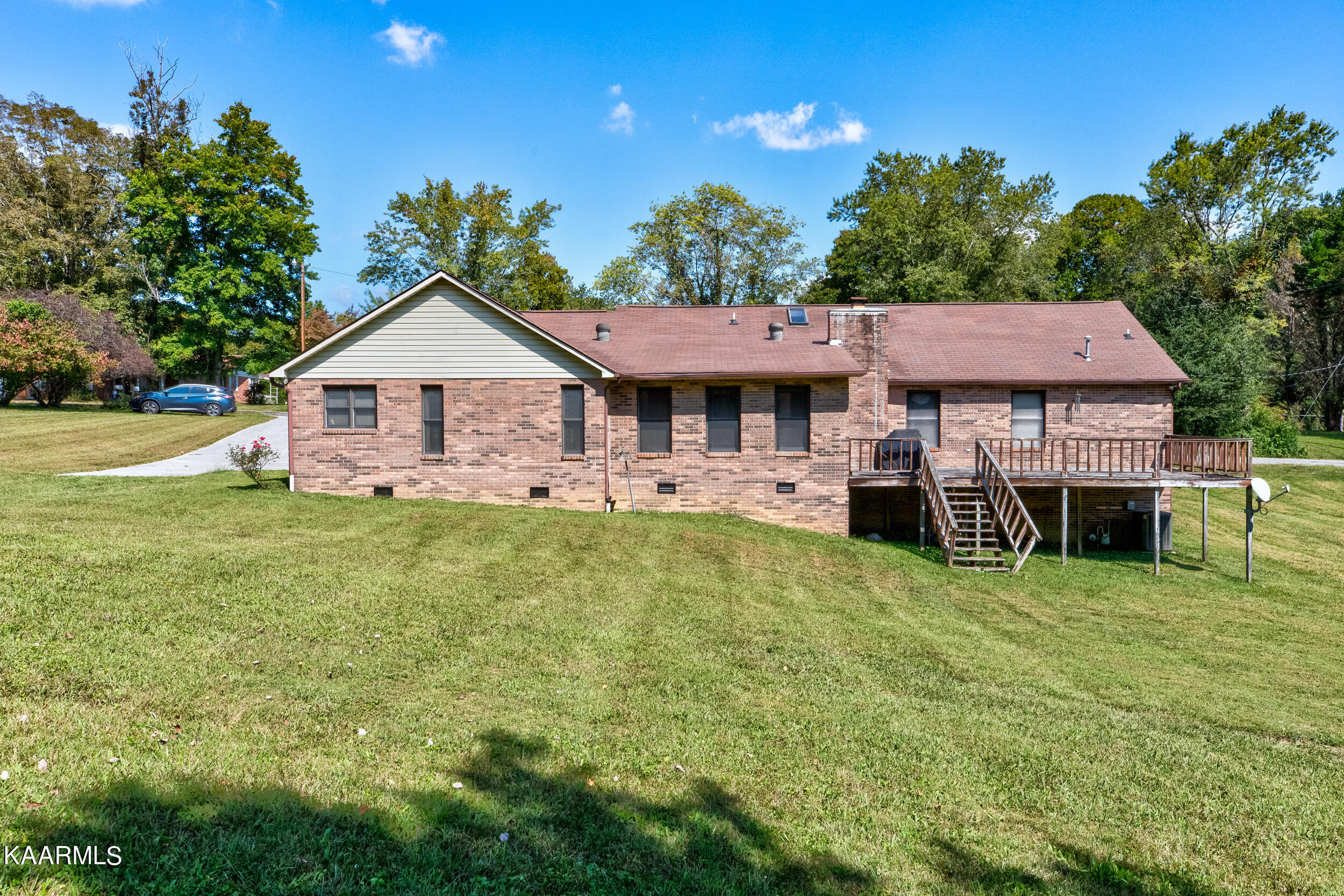 125 Foothills Circle, LaFollette