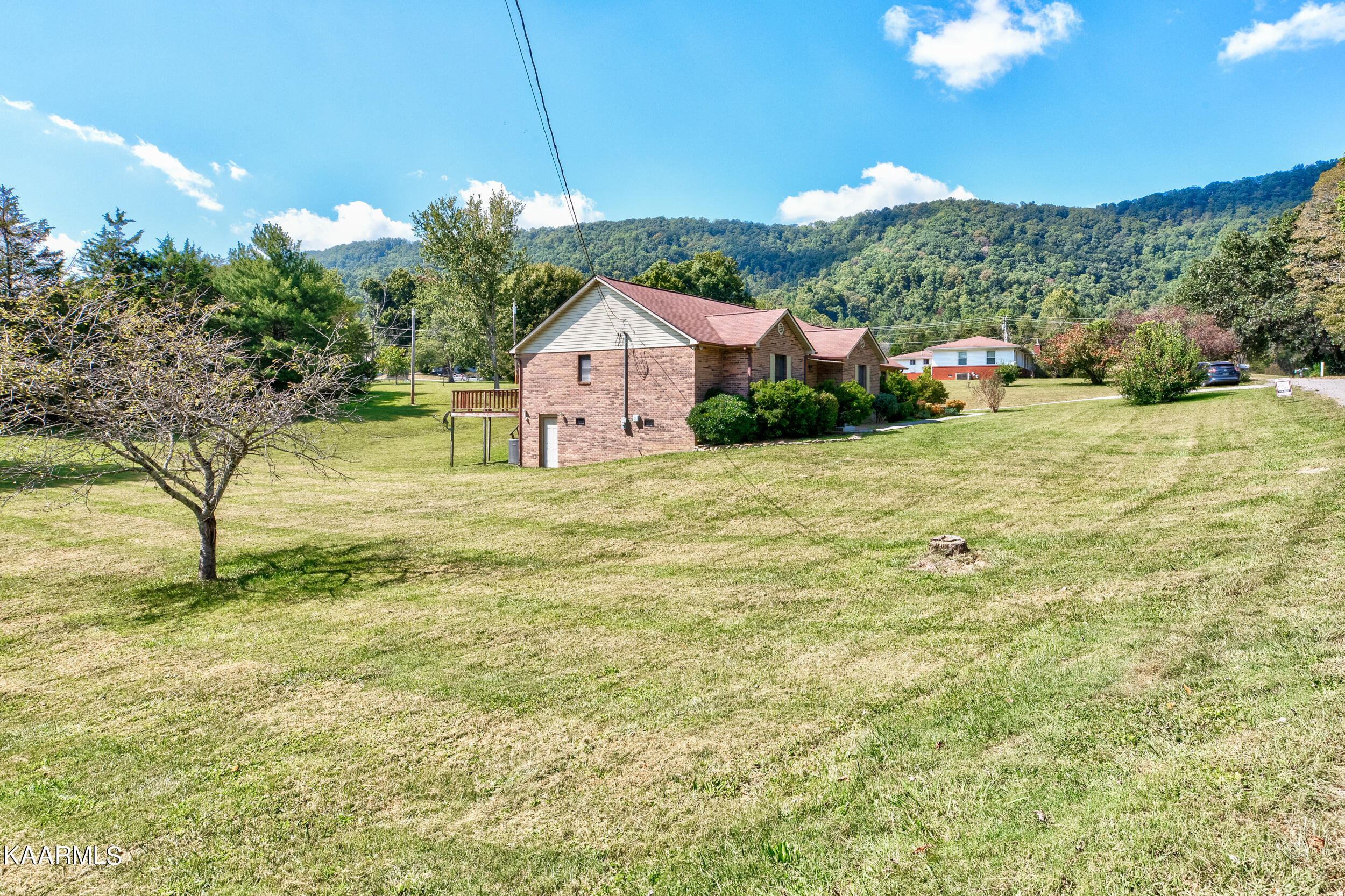 125 Foothills Circle, LaFollette