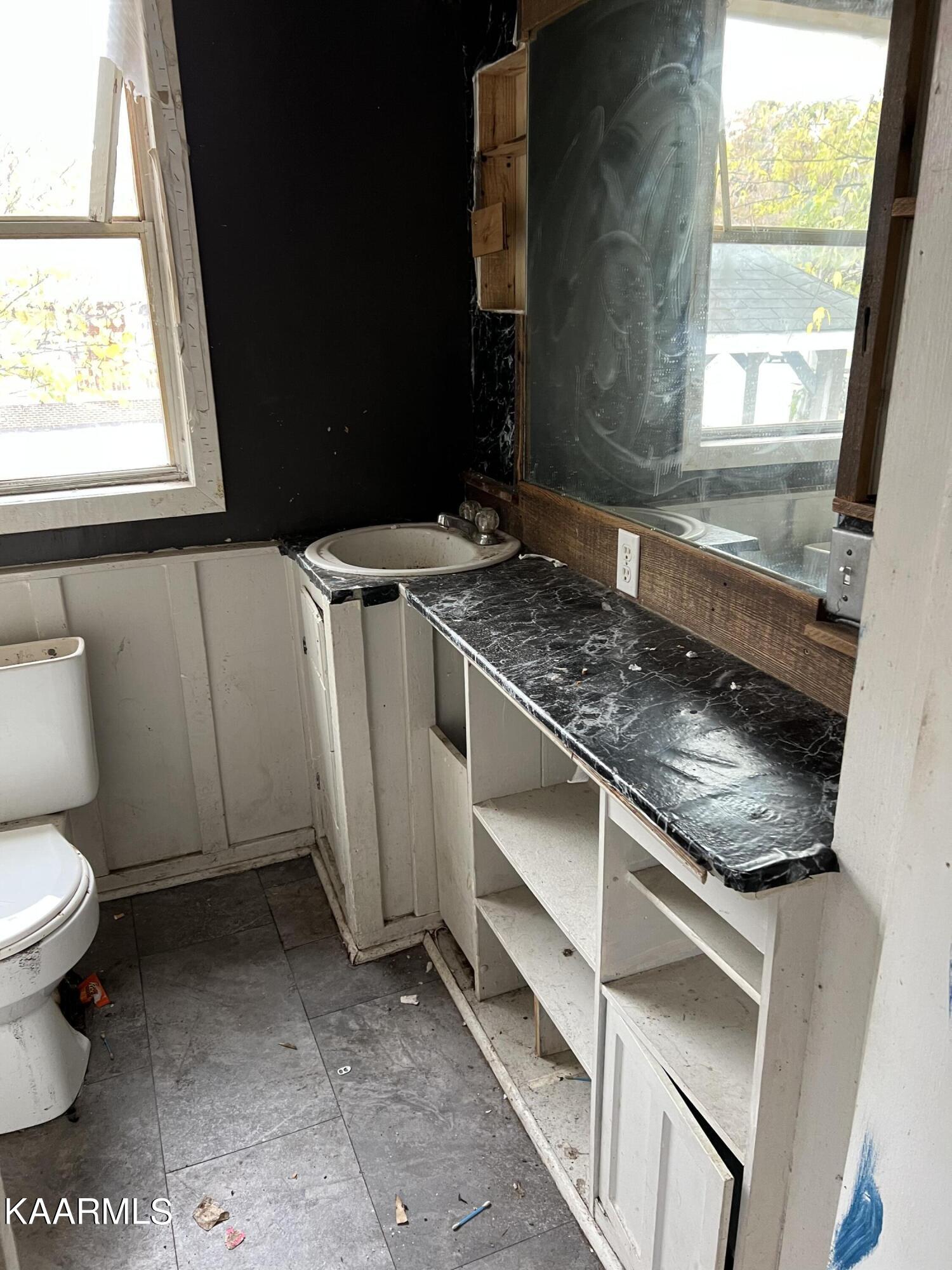 605 & 607 S Indiana Ave, LaFollette