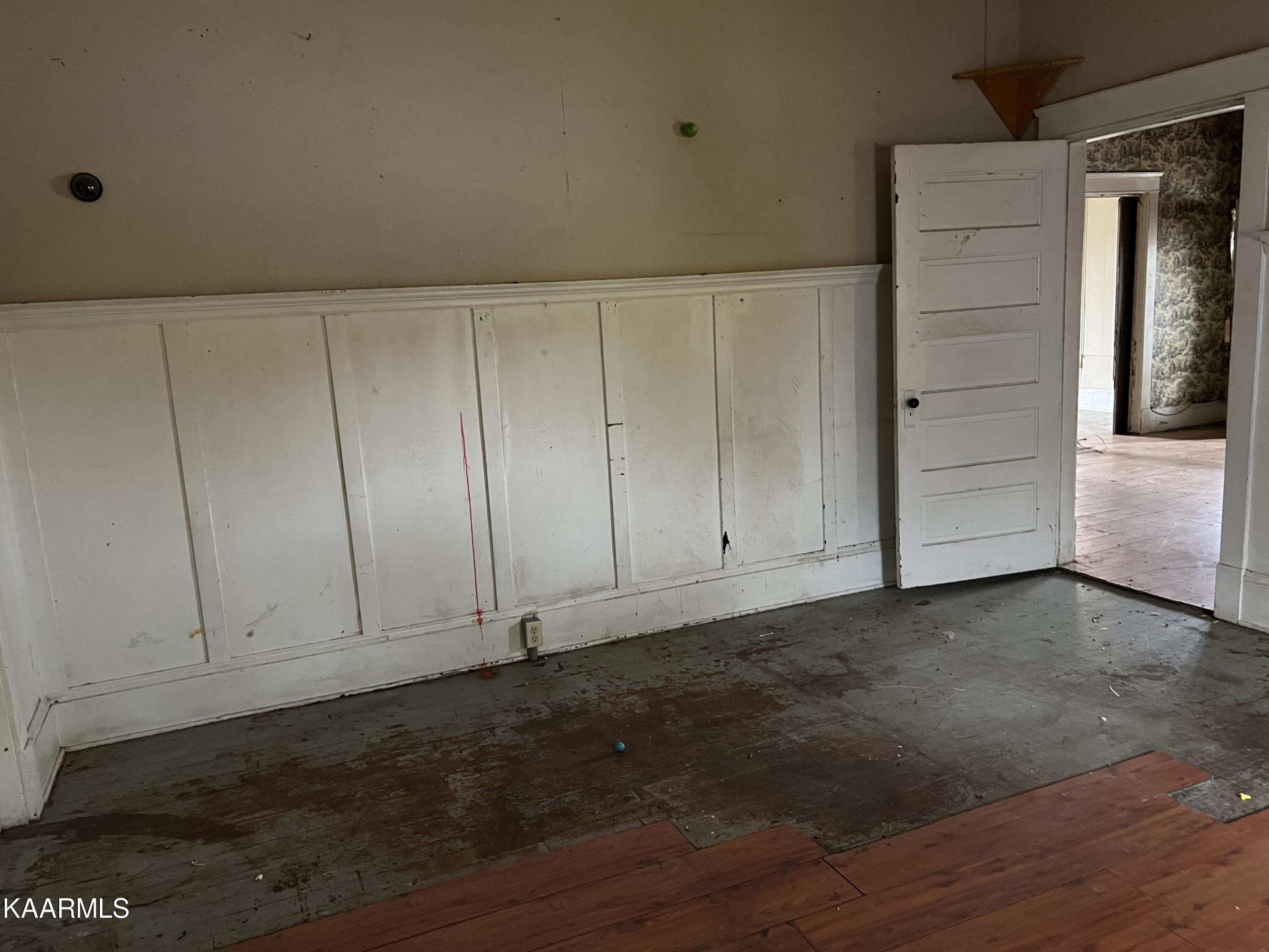 605 & 607 S Indiana Ave, LaFollette