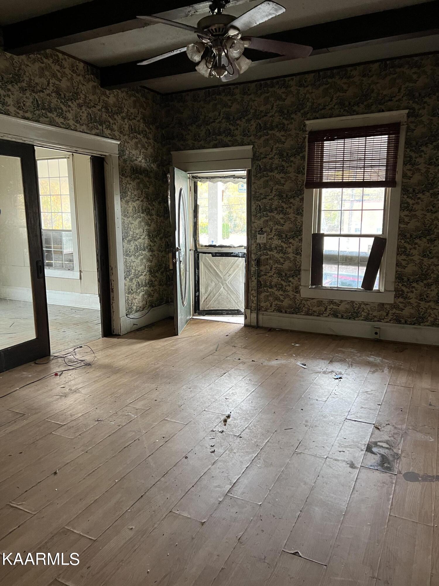 605 & 607 S Indiana Ave, LaFollette