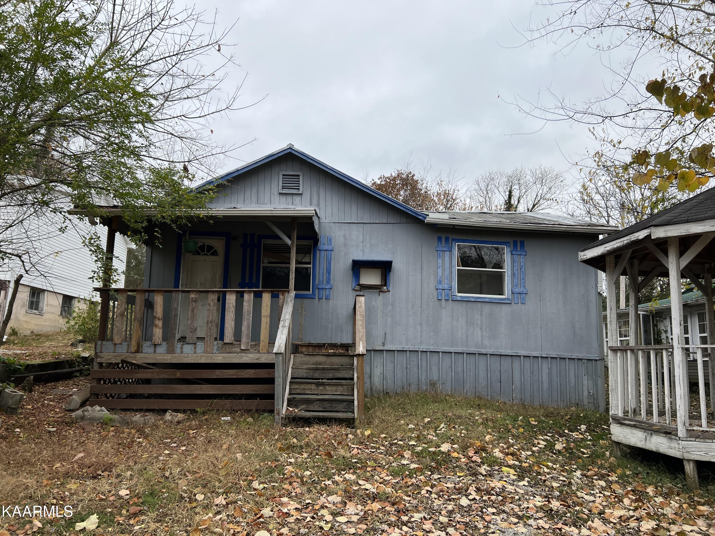 605 & 607 S Indiana Ave, LaFollette