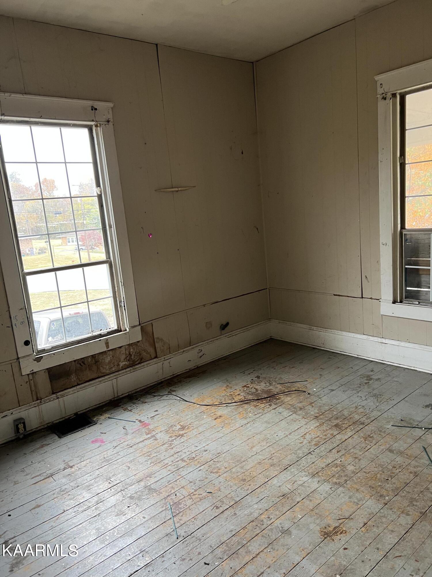 605 & 607 S Indiana Ave, LaFollette