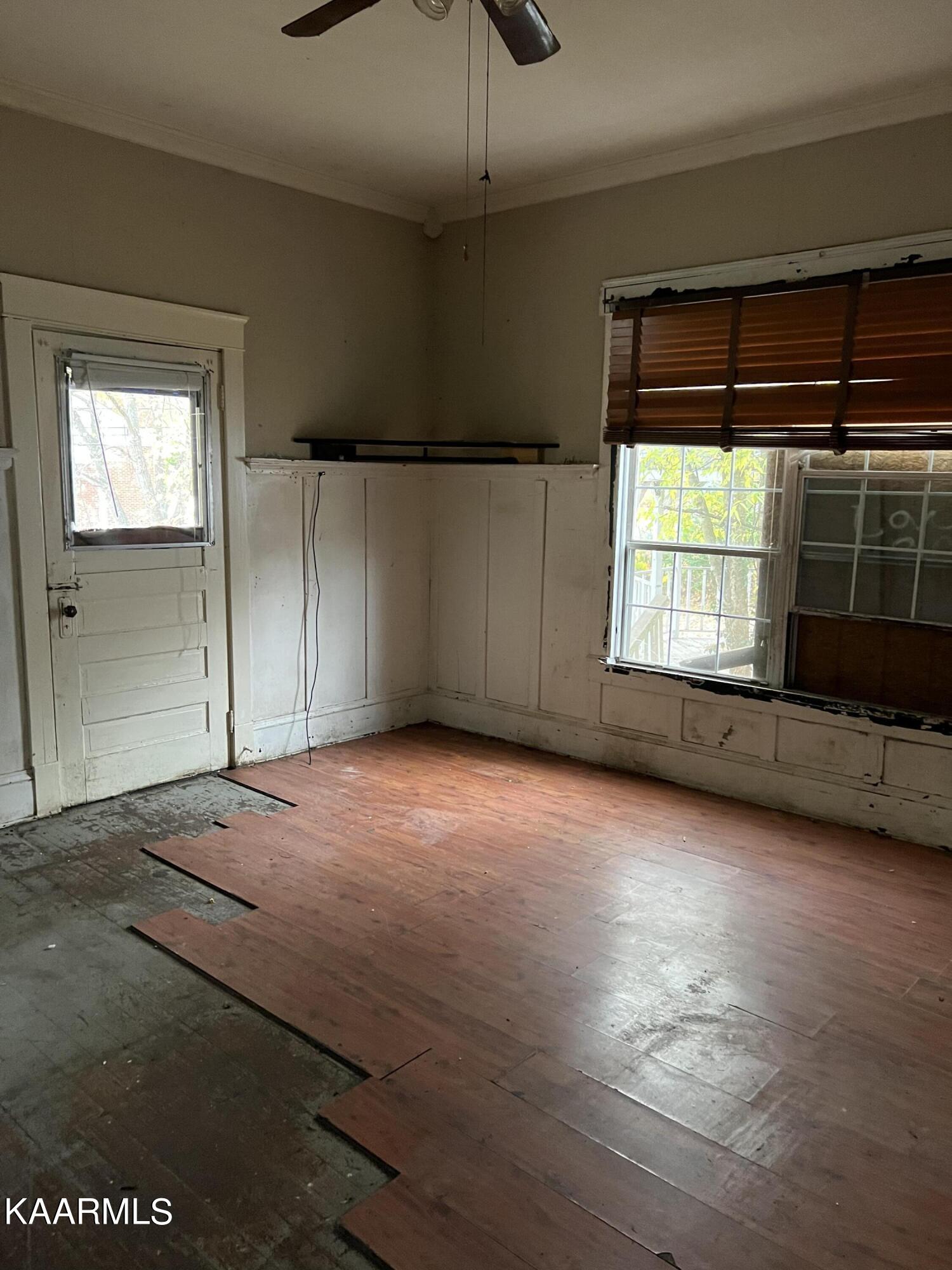 605 & 607 S Indiana Ave, LaFollette