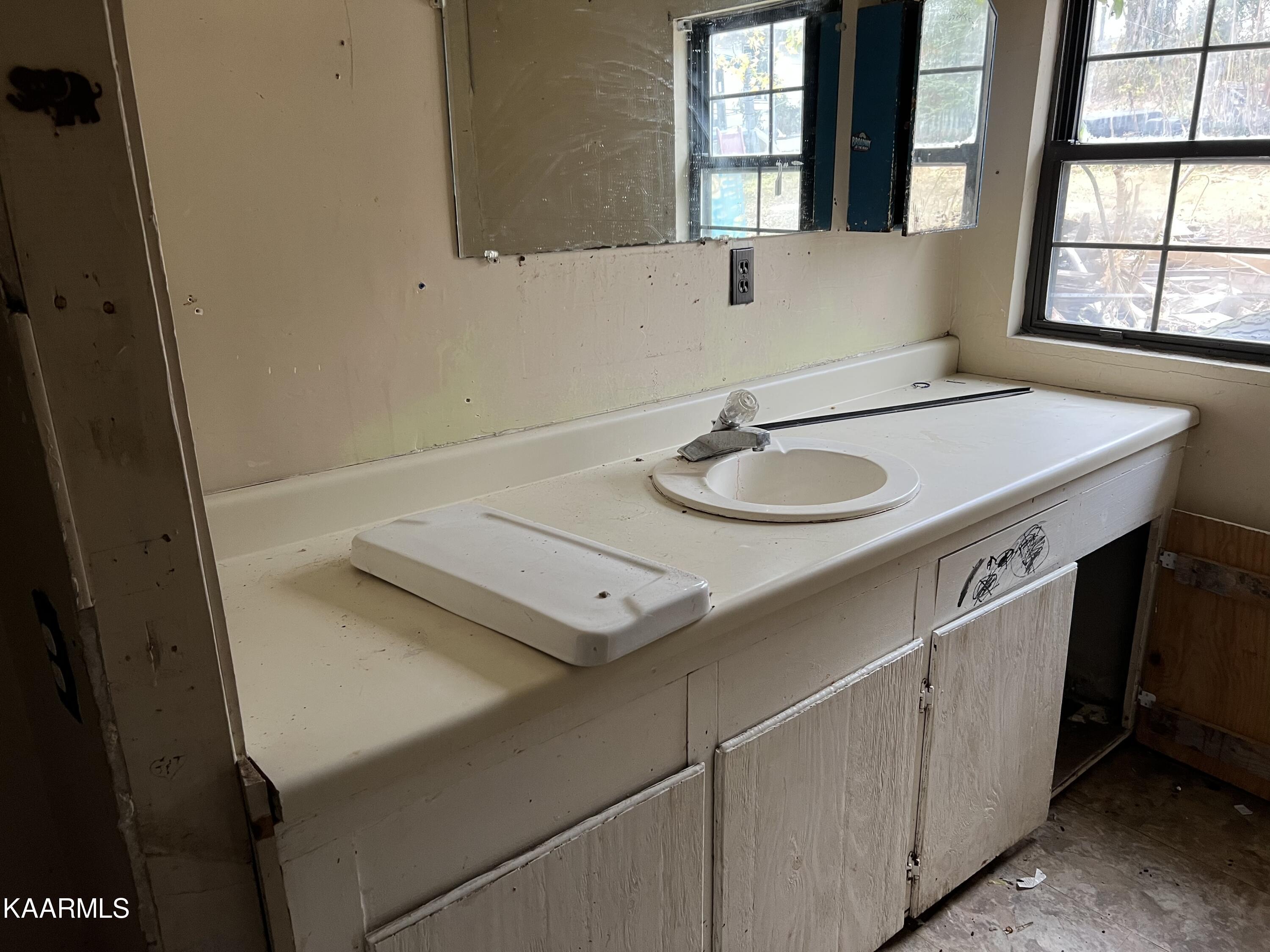 605 & 607 S Indiana Ave, LaFollette