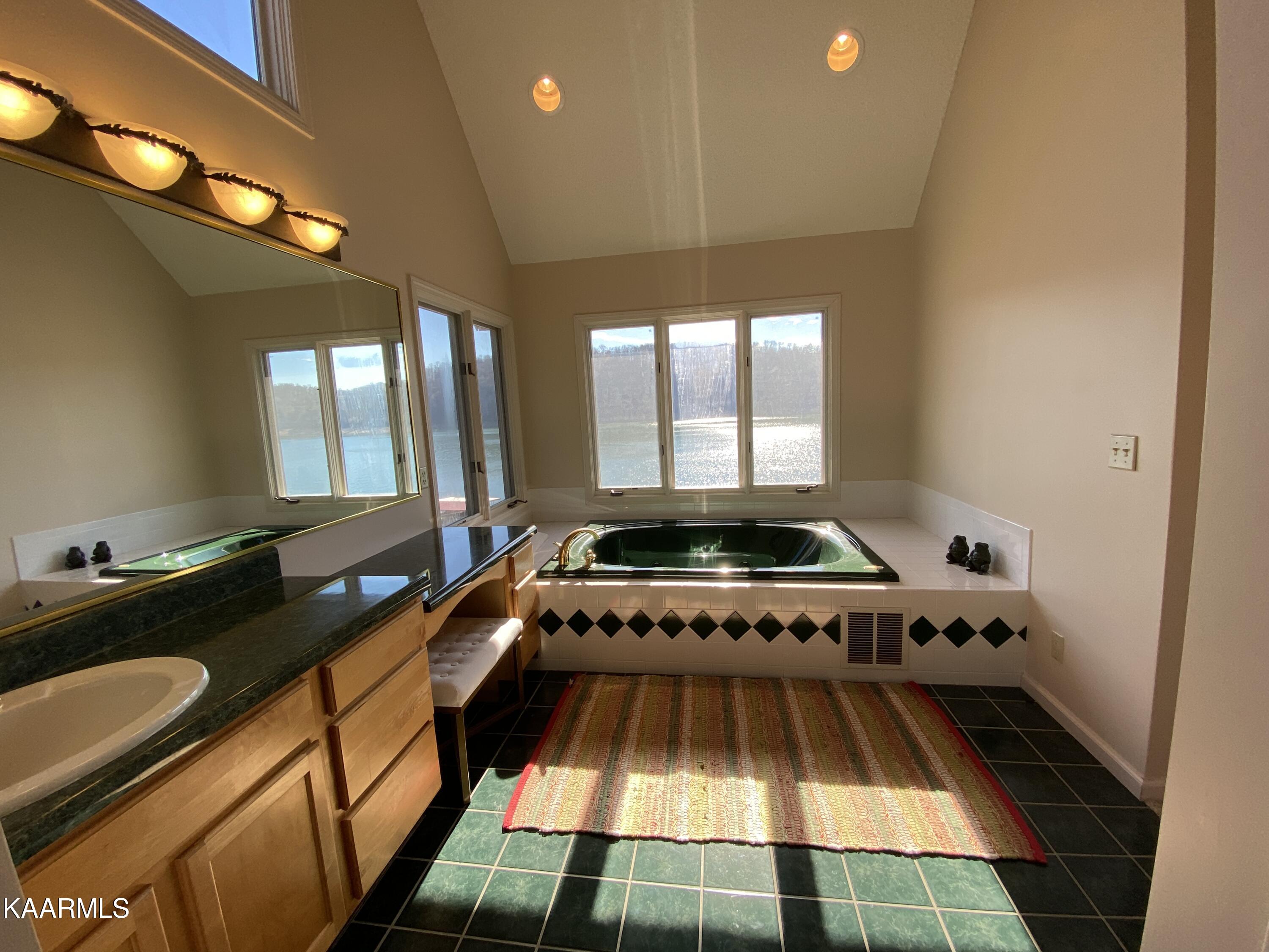 1642 Deerfield Way, LaFollette