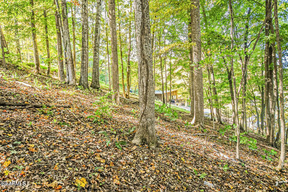 327 S Shorewood Drive