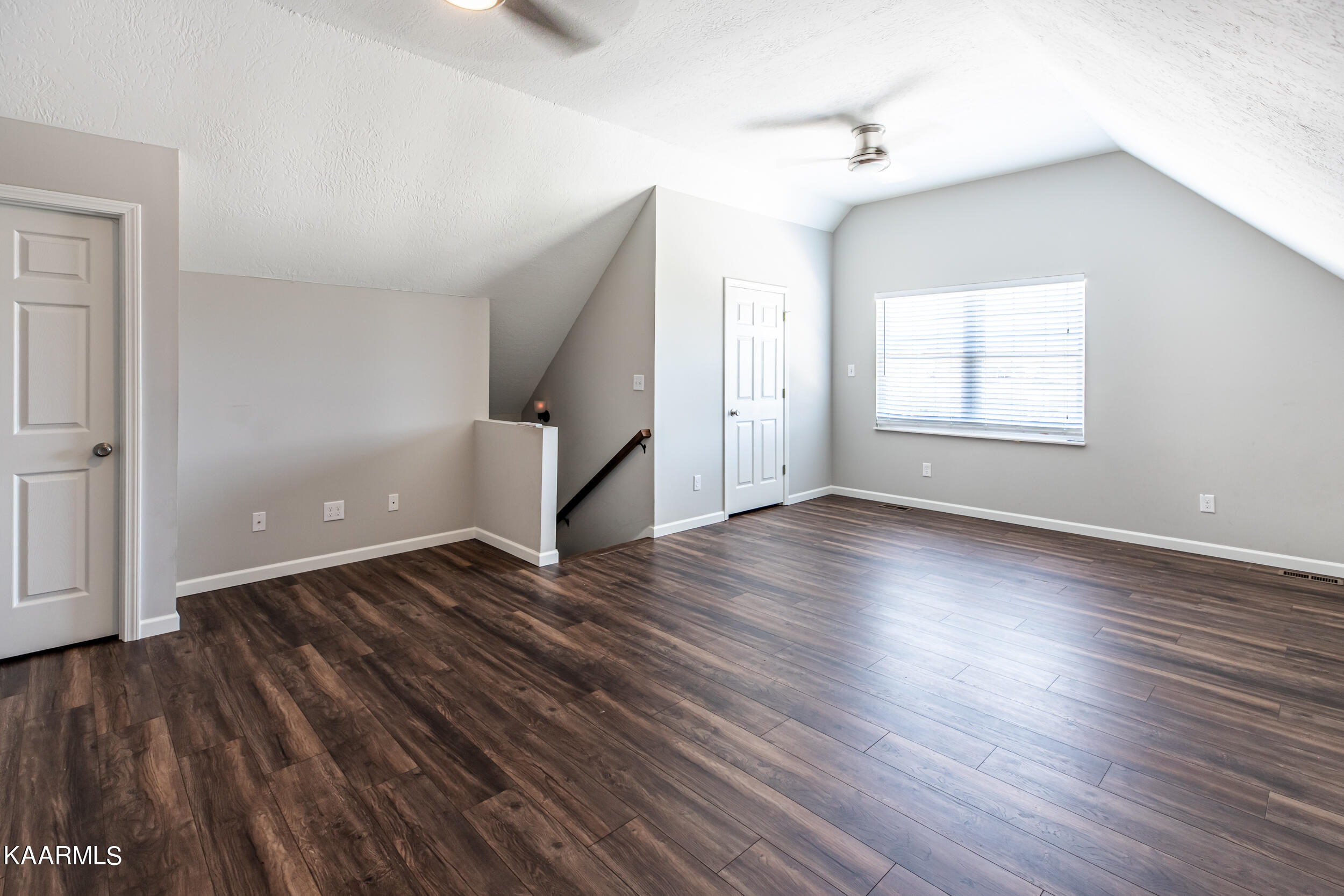 8004 Campbells Point Rd