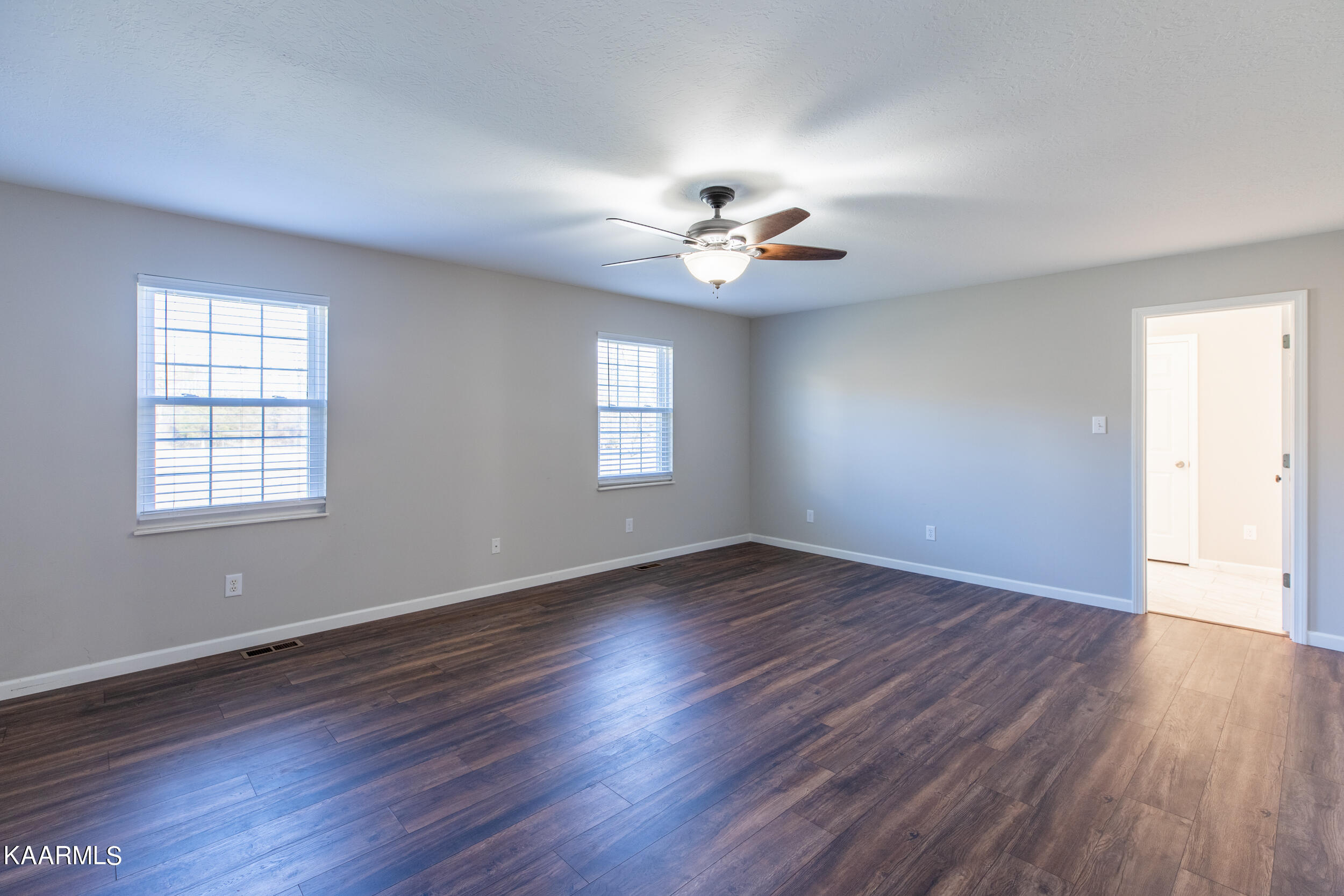 8004 Campbells Point Rd