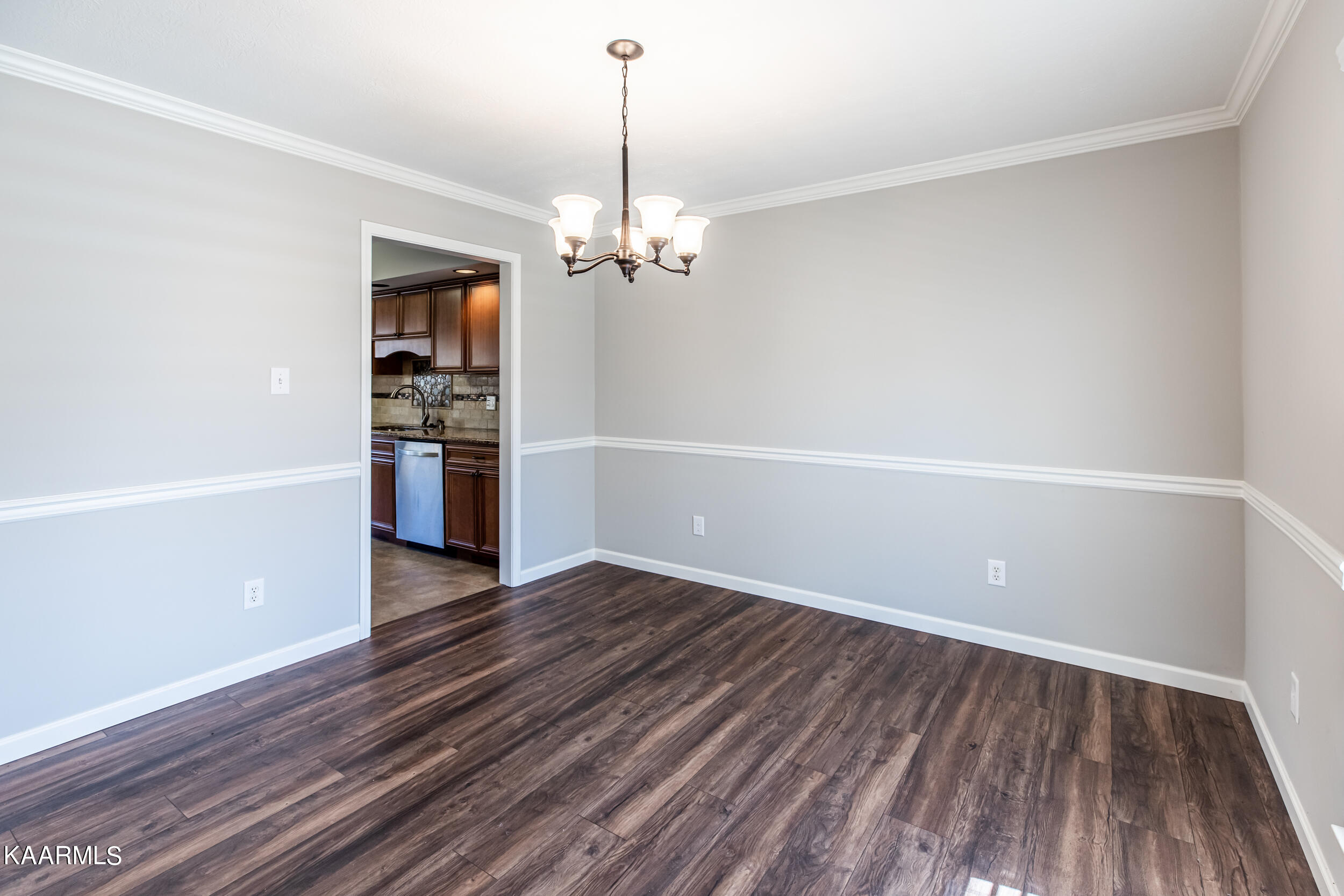 8004 Campbells Point Rd