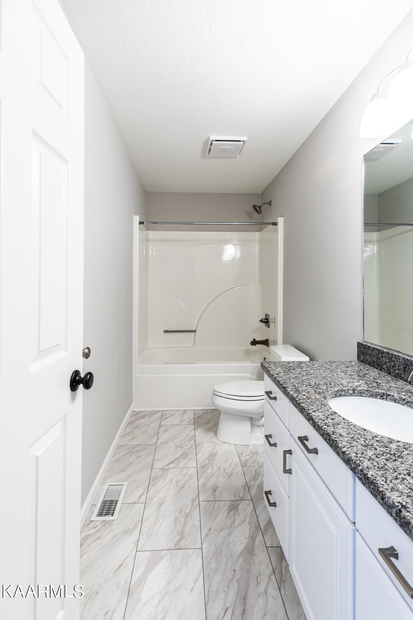 8004 Campbells Point Rd