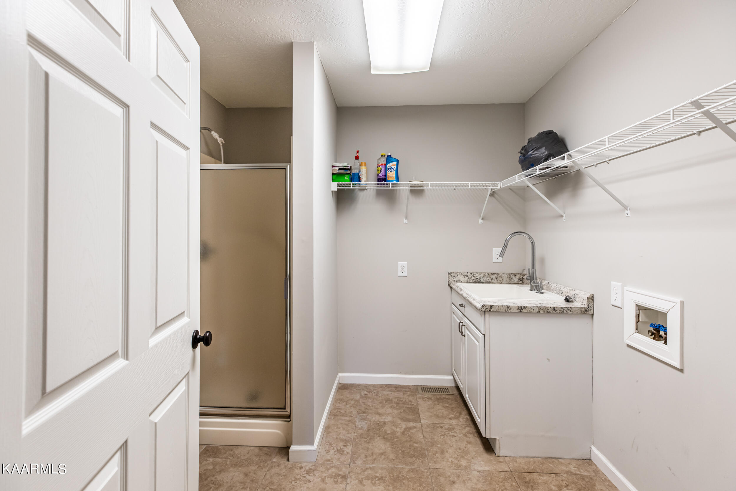 8004 Campbells Point Rd