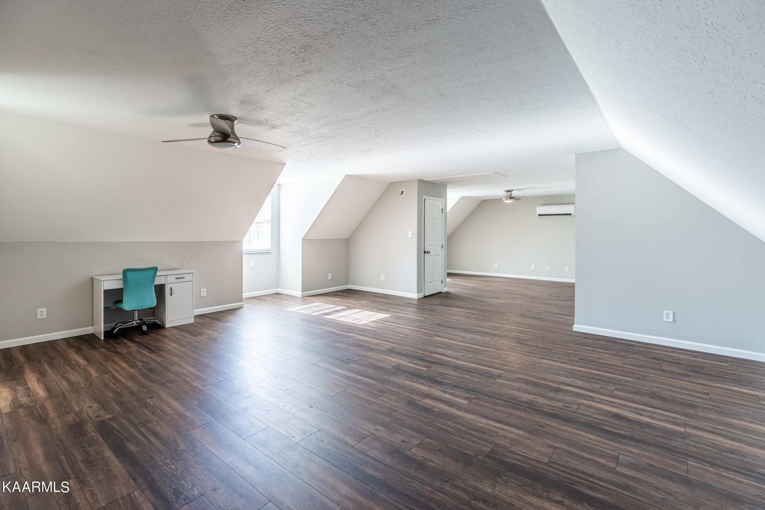 8004 Campbells Point Rd