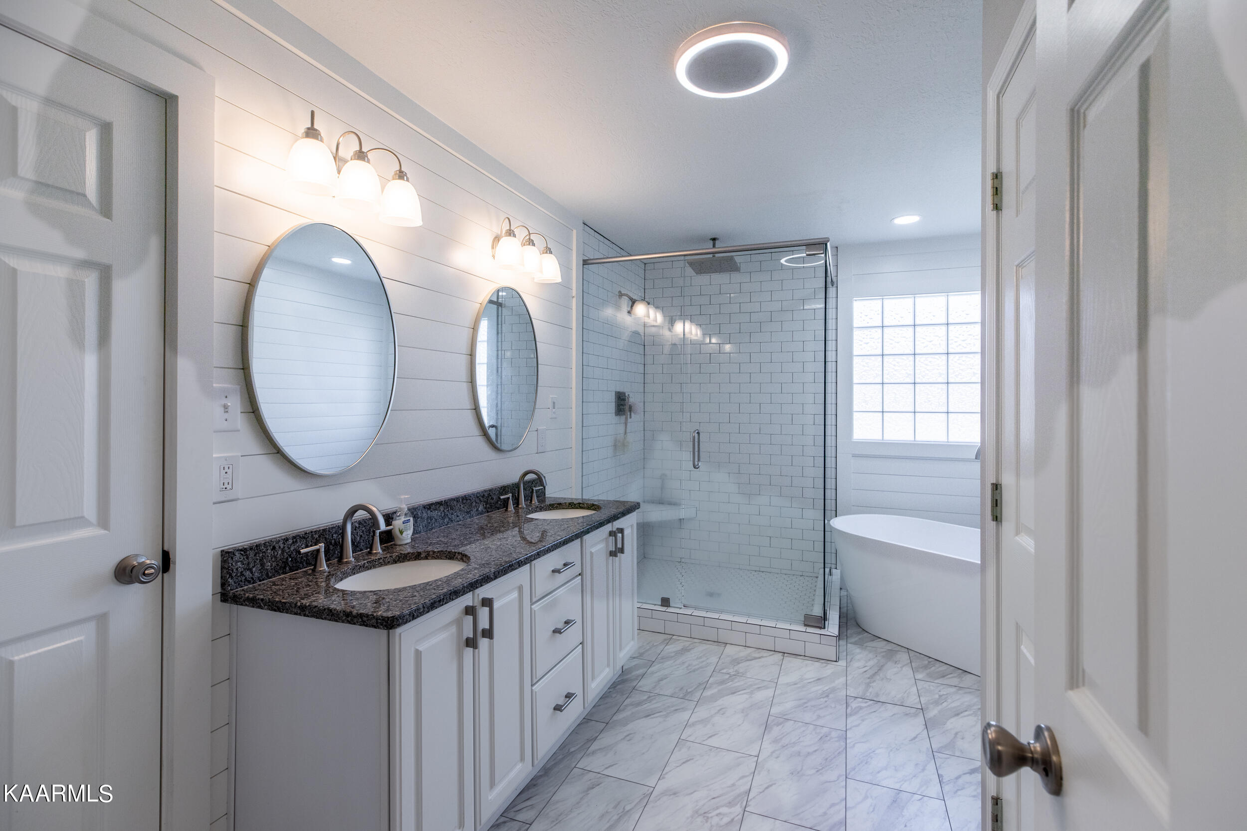 8004 Campbells Point Rd