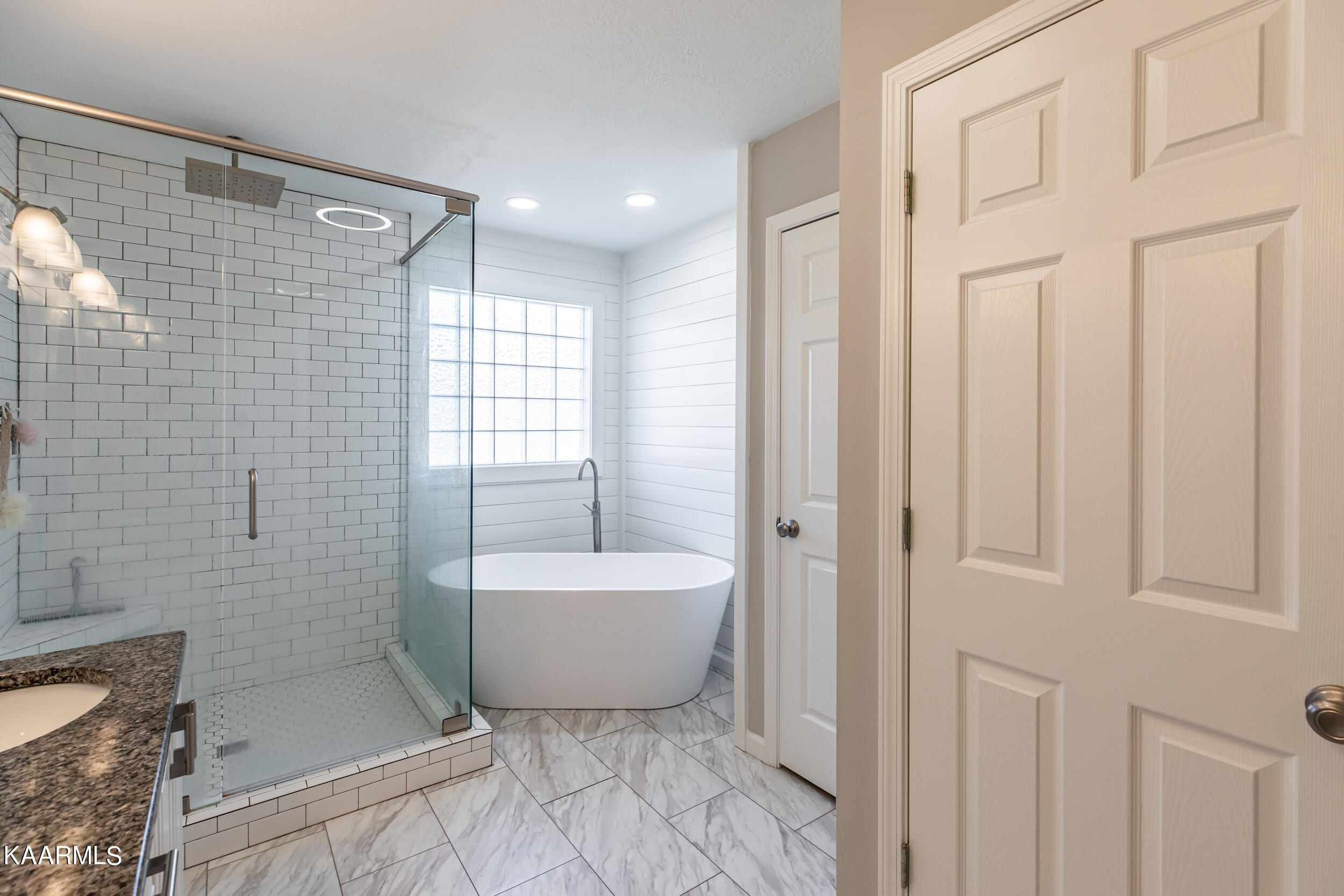 8004 Campbells Point Rd