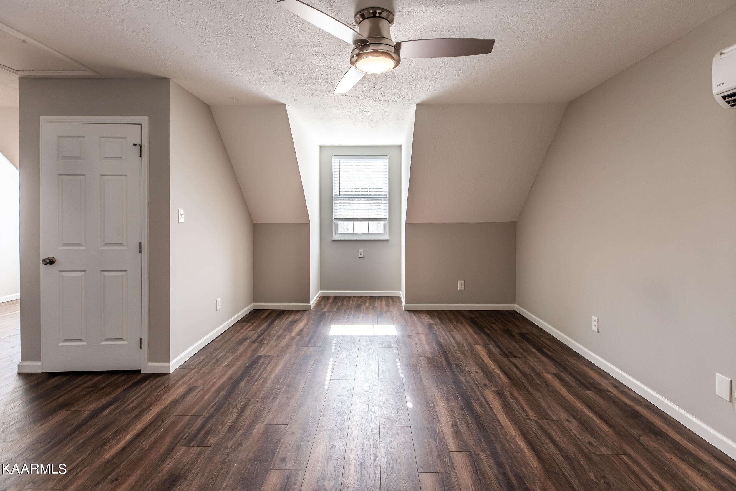 8004 Campbells Point Rd