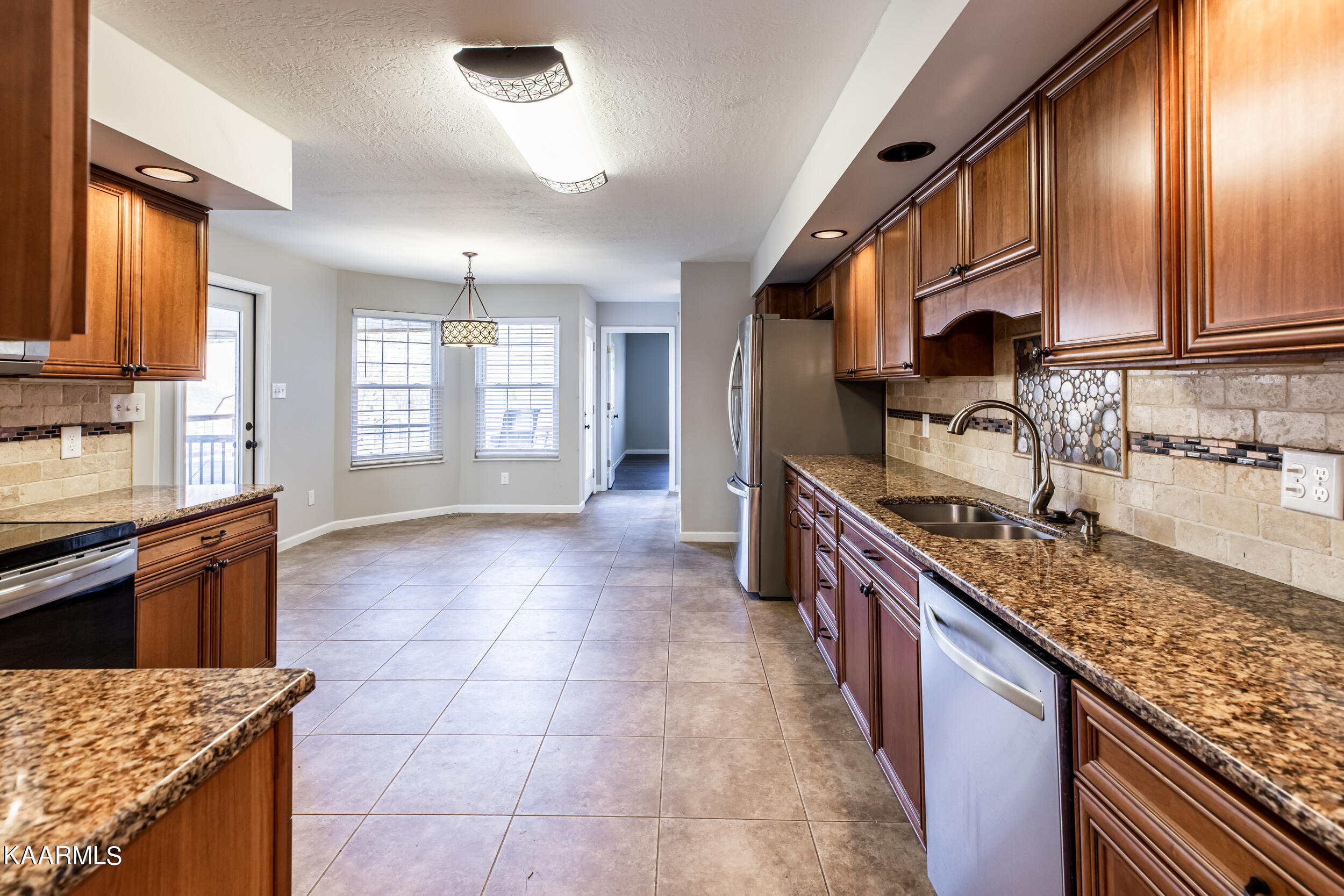 8004 Campbells Point Rd