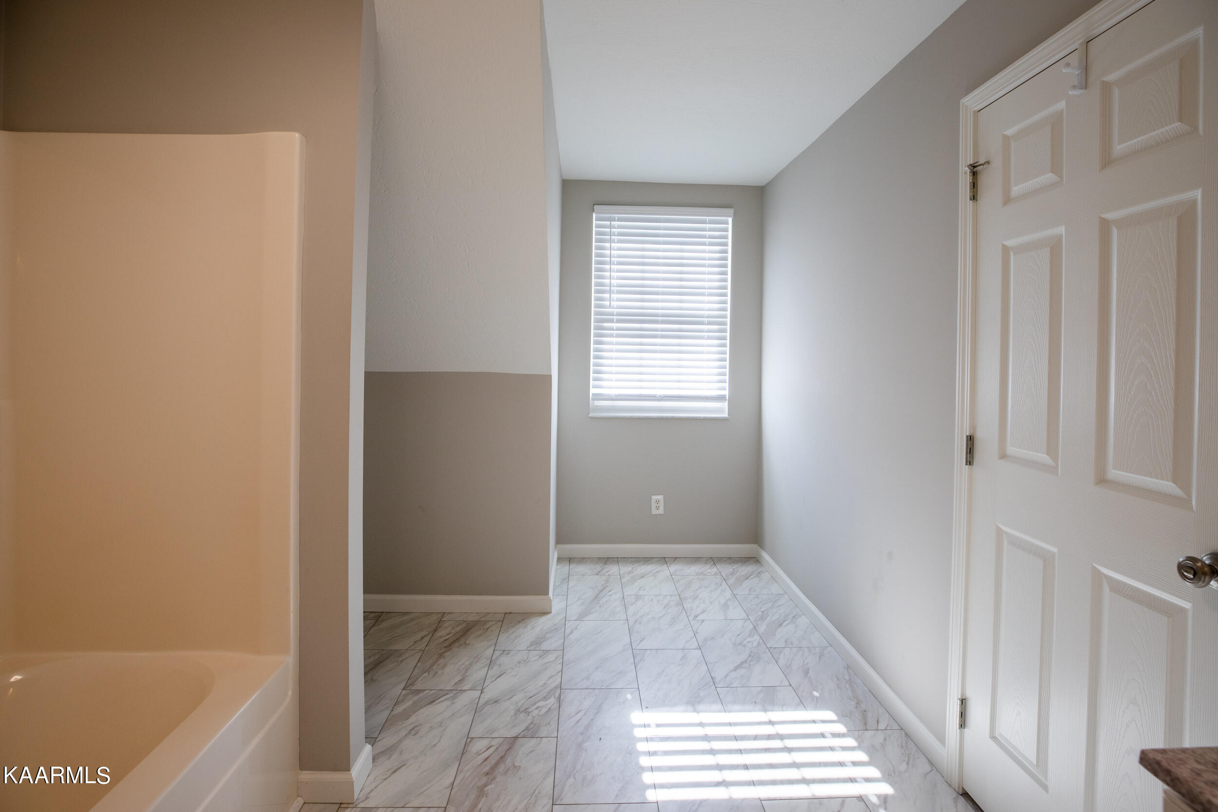 8004 Campbells Point Rd