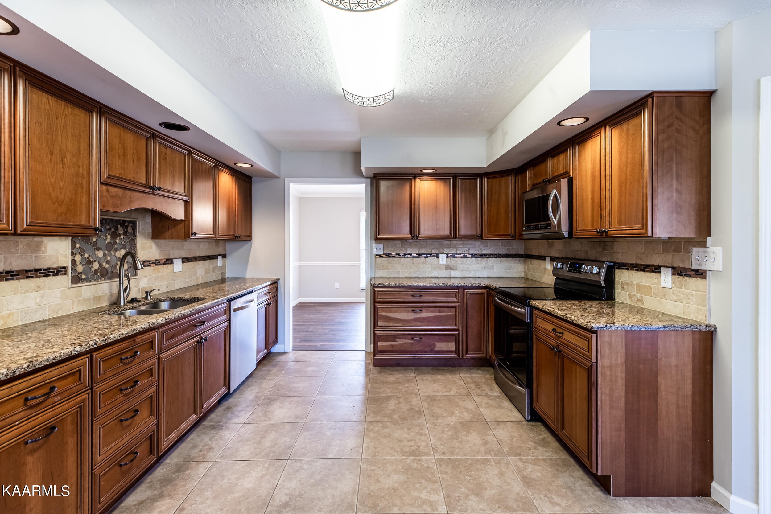 8004 Campbells Point Rd