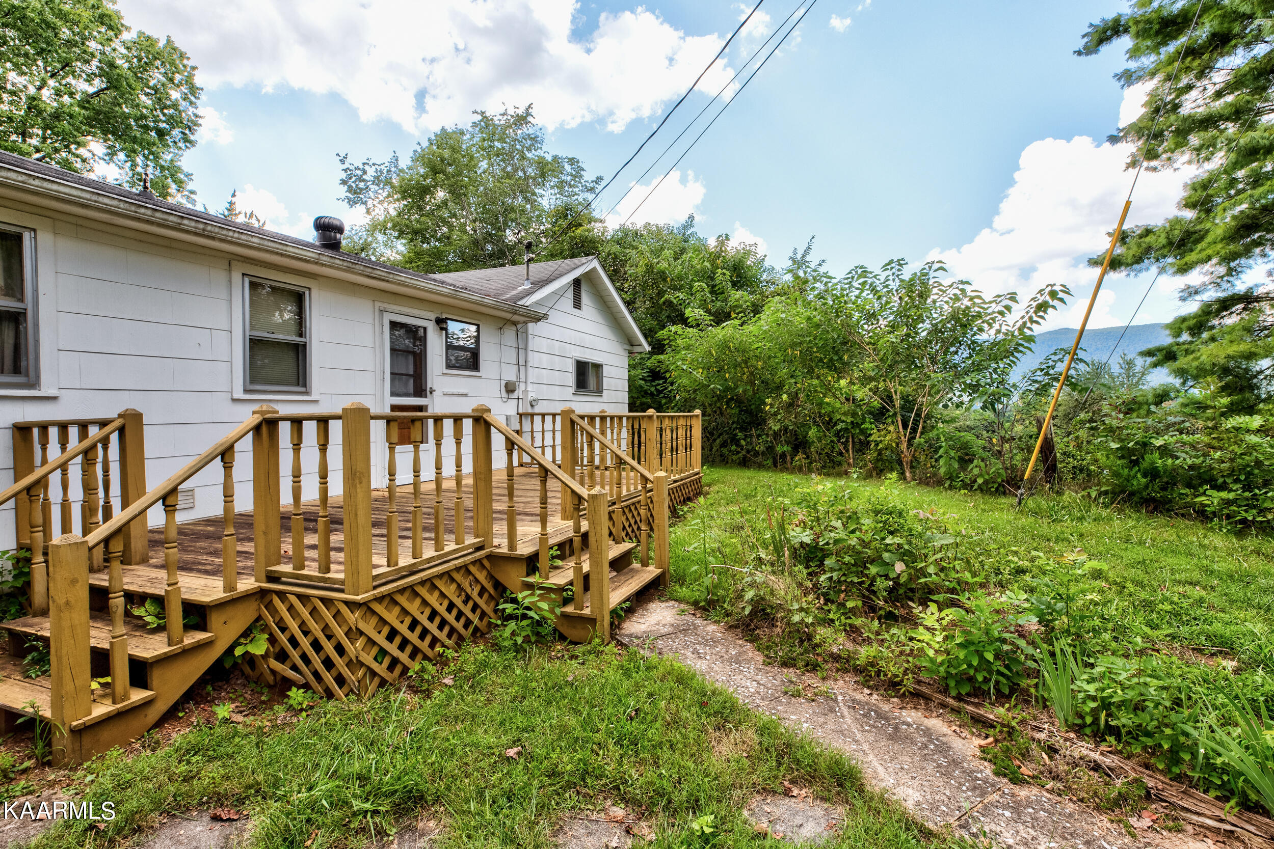 116 Sealanders Lane, LaFollette