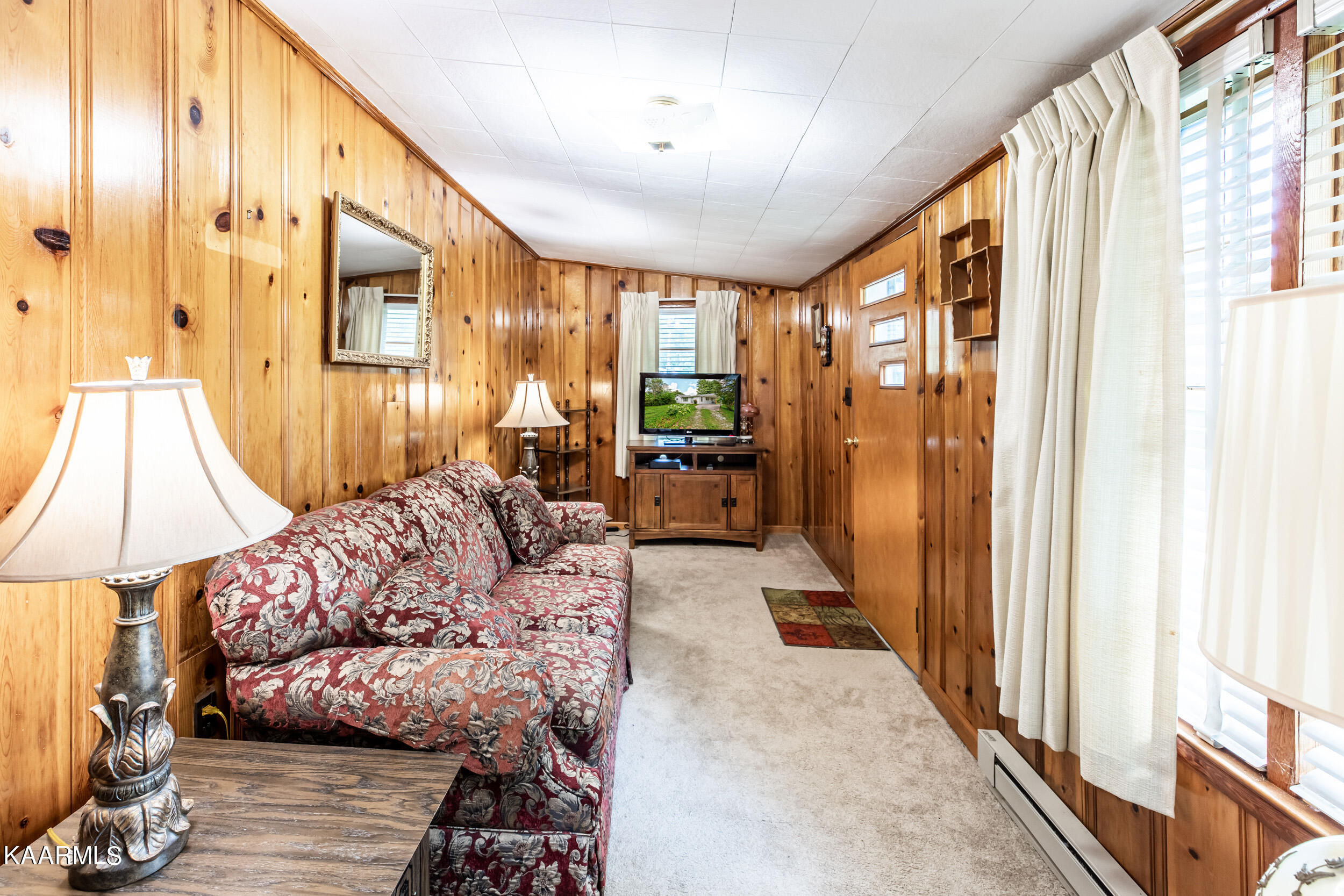 116 Sealanders Lane, LaFollette