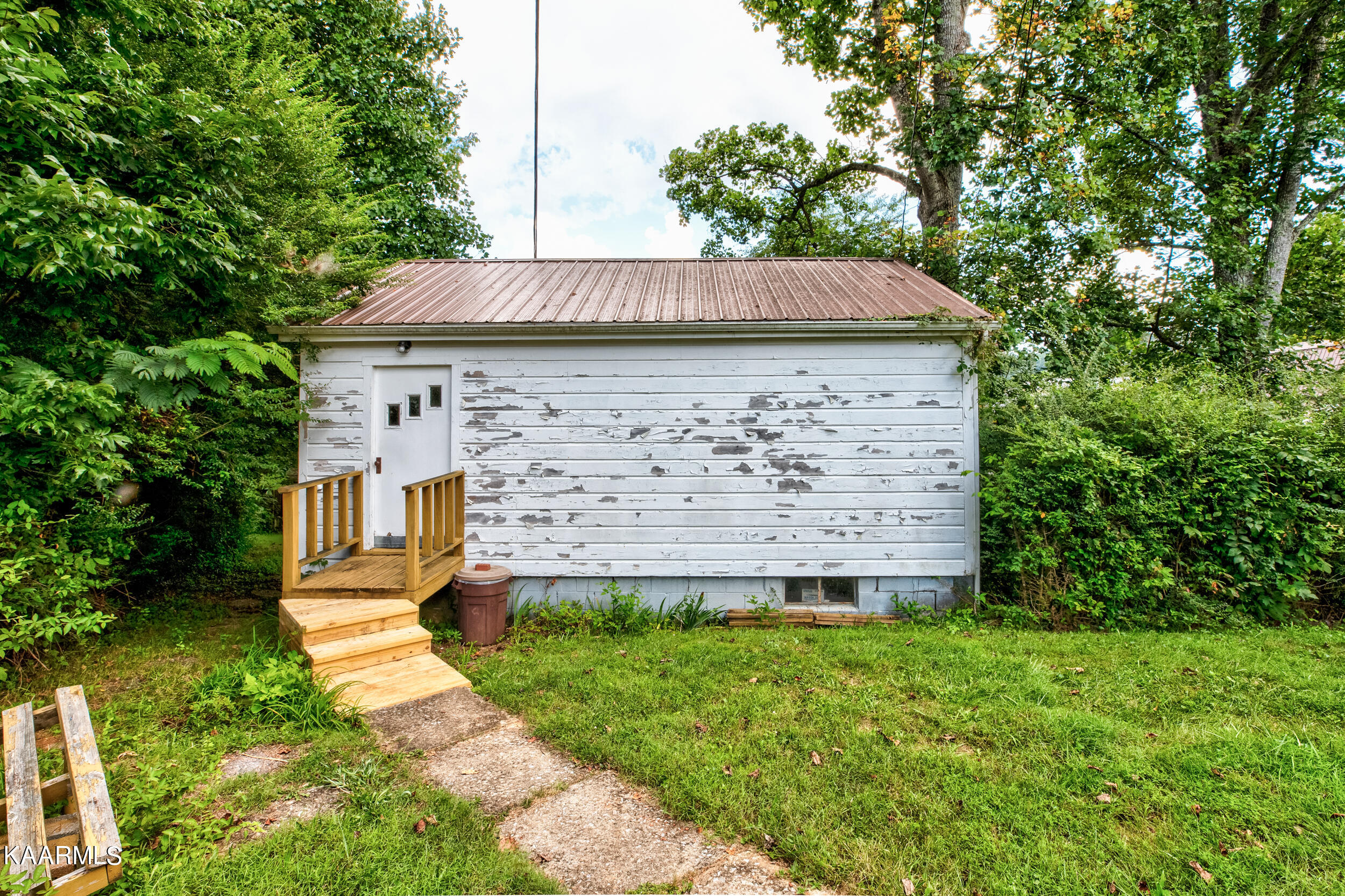 116 Sealanders Lane, LaFollette